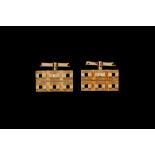 A PAIR OF 18CT GOLD BAR CUFFLINKS