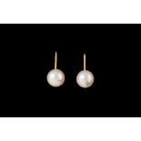 A PAIR OF PEARL EARRINGS