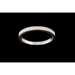 A DIAMOND SET BAND RING,