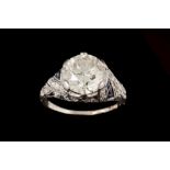 AN ANTIQUE SOLITAIRE DIAMOND RING, of approx. 3.