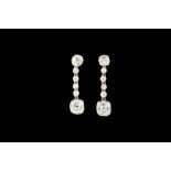 A PAIR OF DIAMOND DROP EARRINGS, of approx. 3.