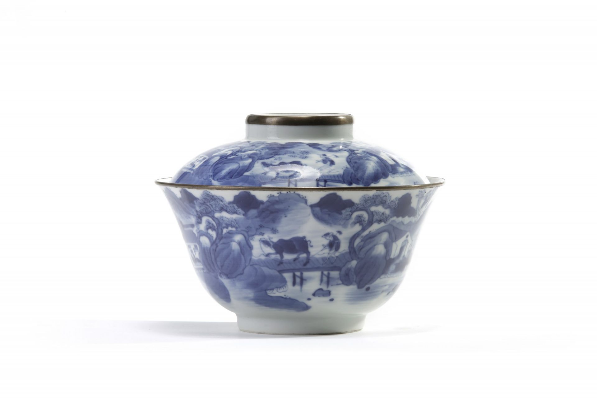 A Chinese blue and white ‘mountain landscape’ bowl and cover