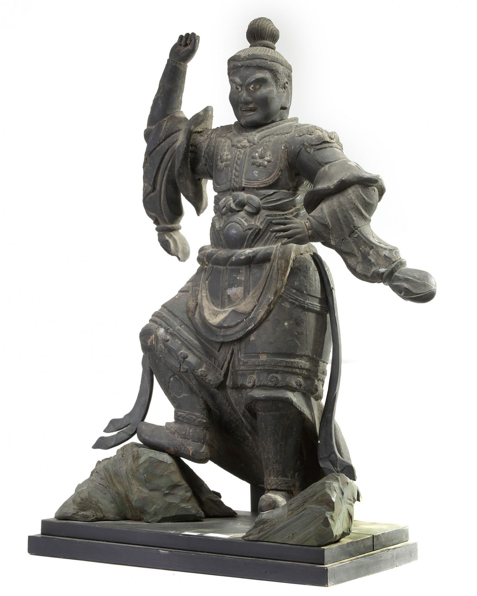 Wooden figure depicting the guardian deity Bishamon - Bild 4 aus 5