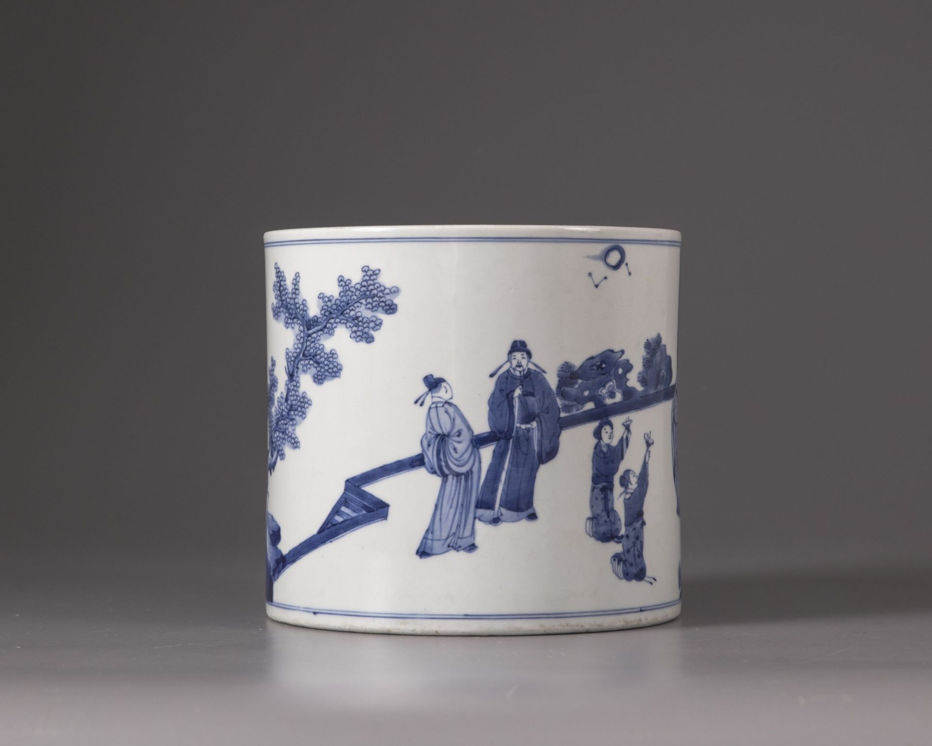 A Chinese blue and white brush pot - Bild 6 aus 8