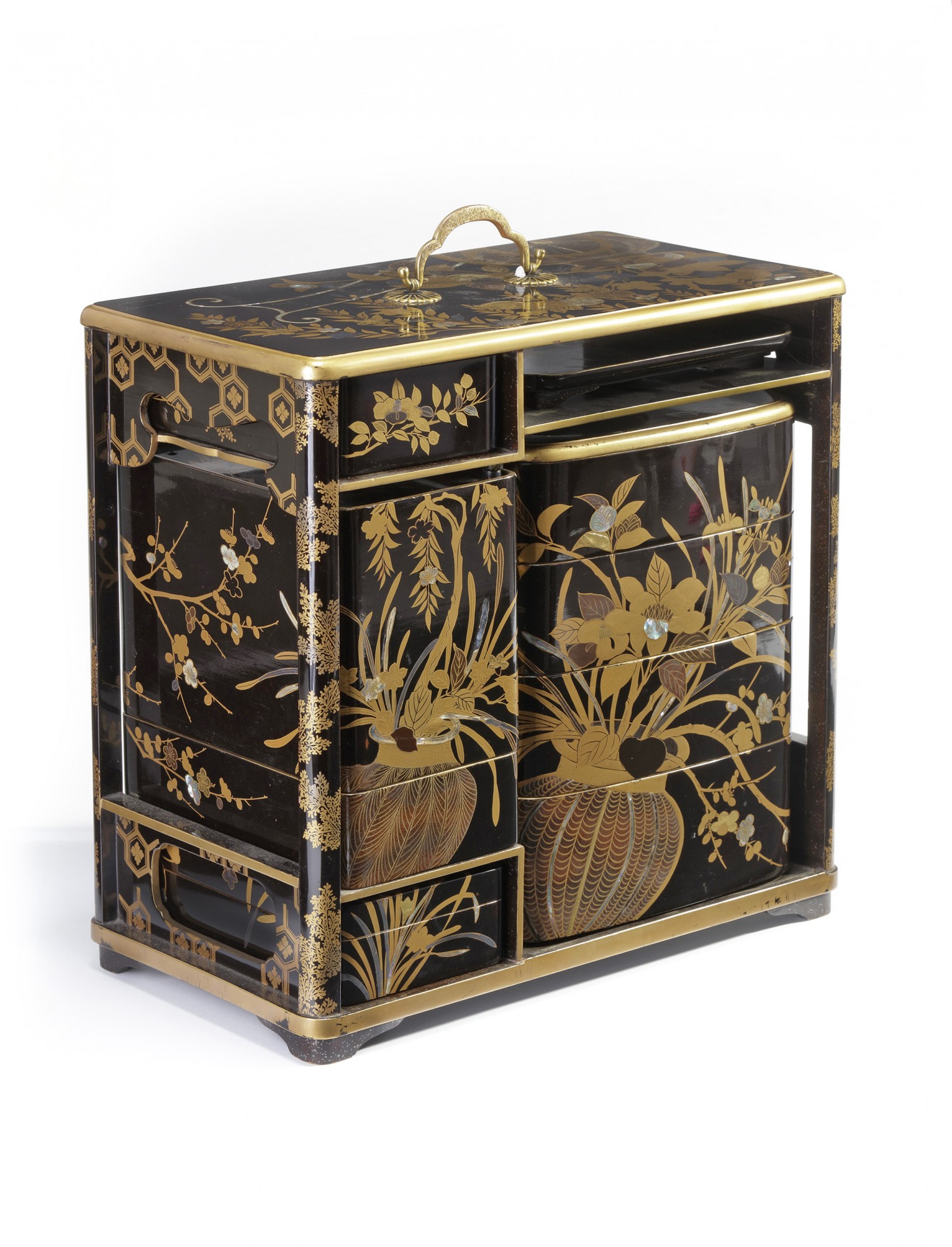 Exceptional and important black lacquered picnic-set (hanami bento) - Image 3 of 5