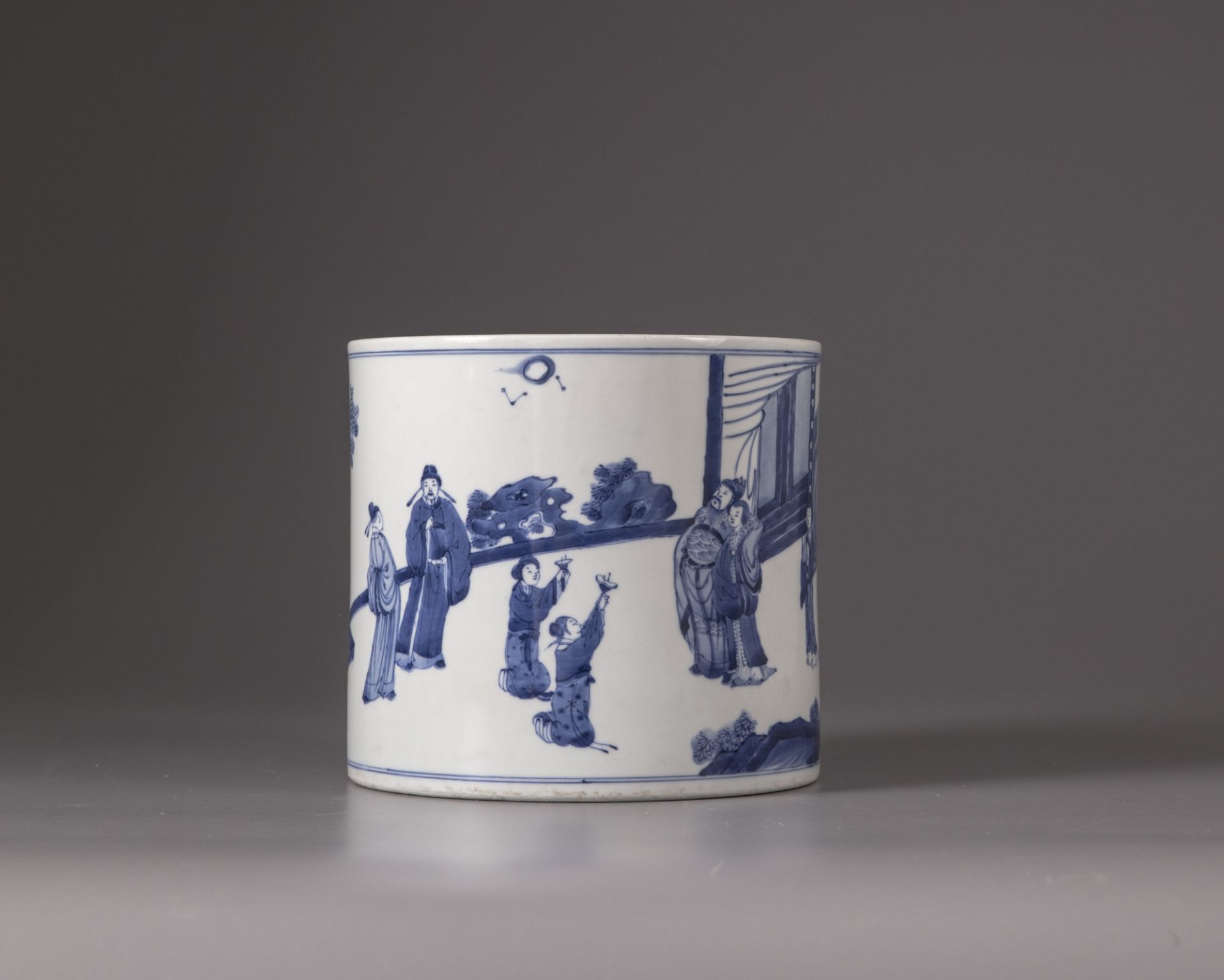 A Chinese blue and white brush pot - Bild 2 aus 8