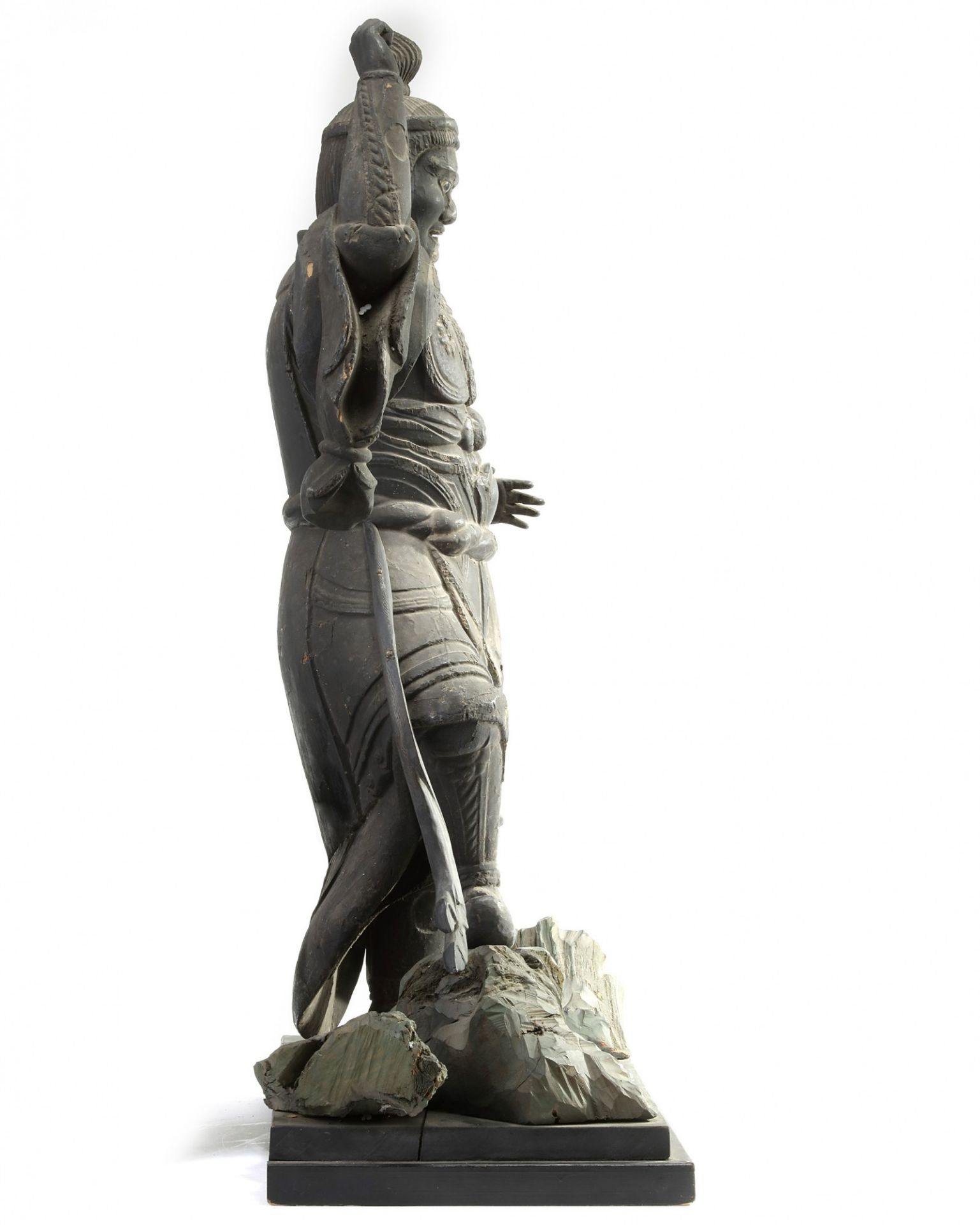 Wooden figure depicting the guardian deity Bishamon - Bild 3 aus 5