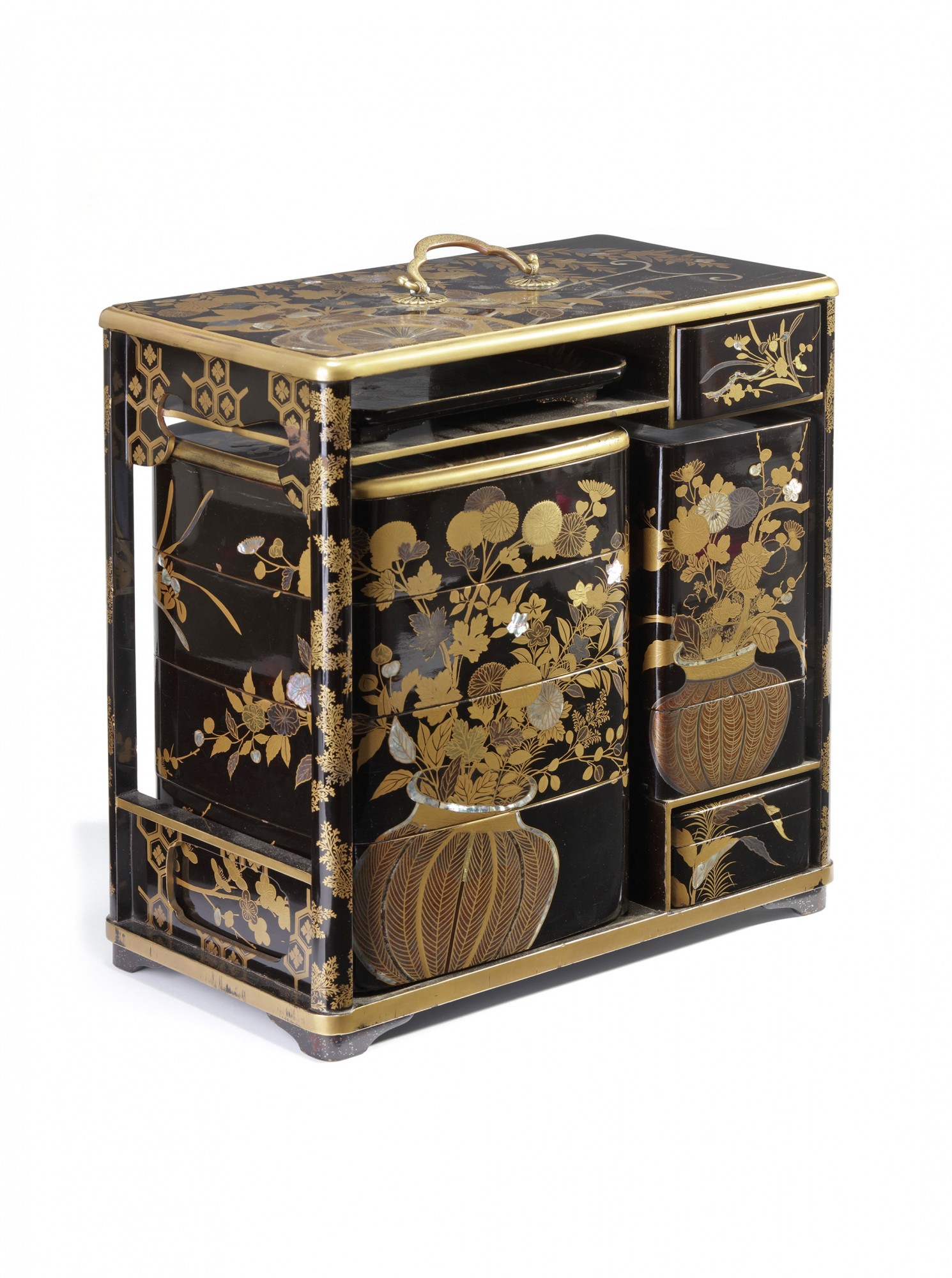 Exceptional and important black lacquered picnic-set (hanami bento) - Image 2 of 5