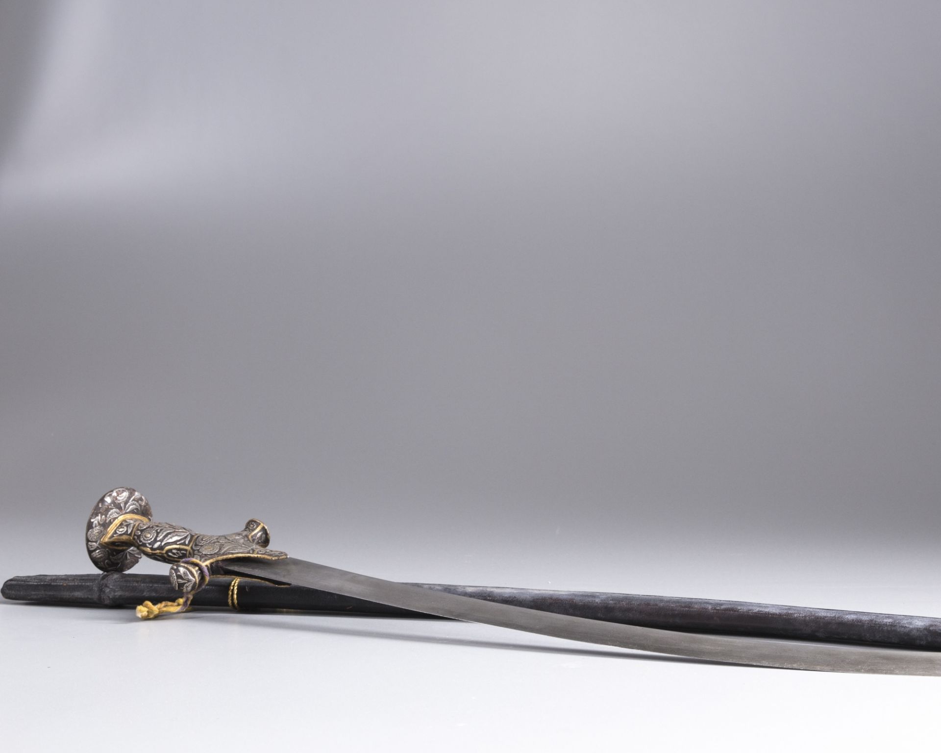 An Islamic sword - Image 2 of 3