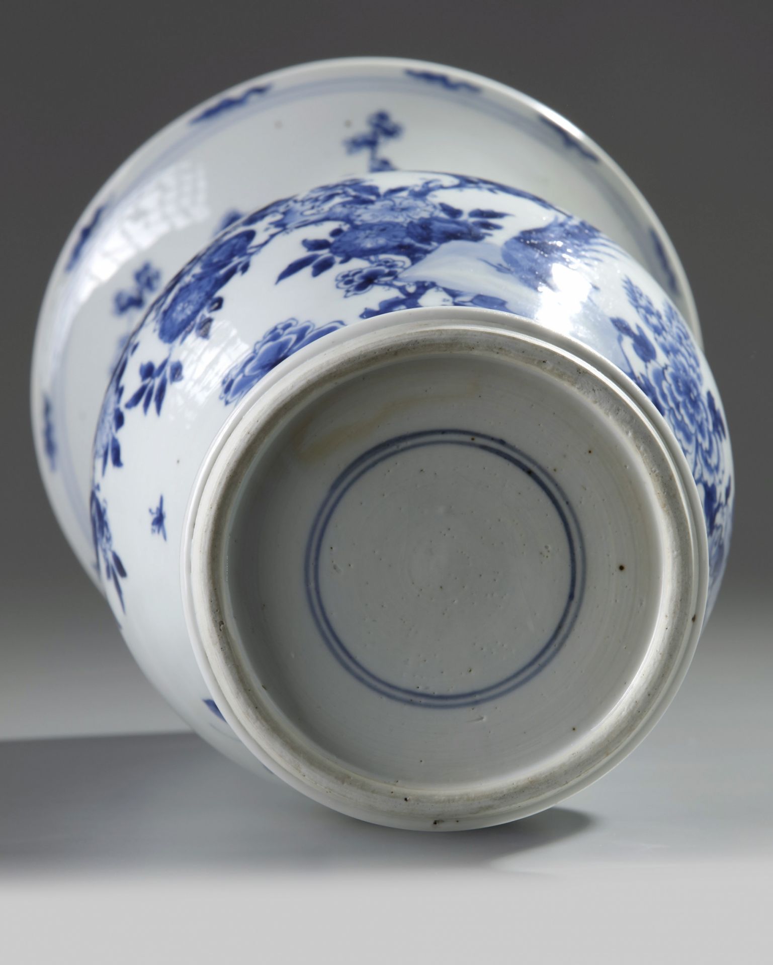 A Chinese blue and white phoenix tail vase - Bild 5 aus 5