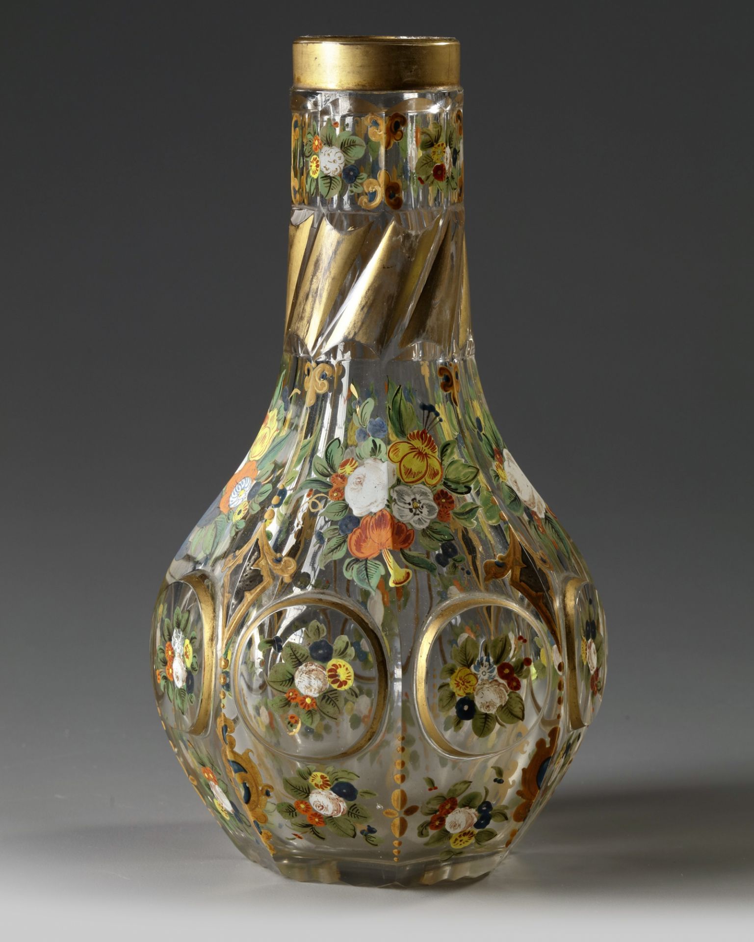 An Islamic glass 'flower' vase - Image 2 of 4