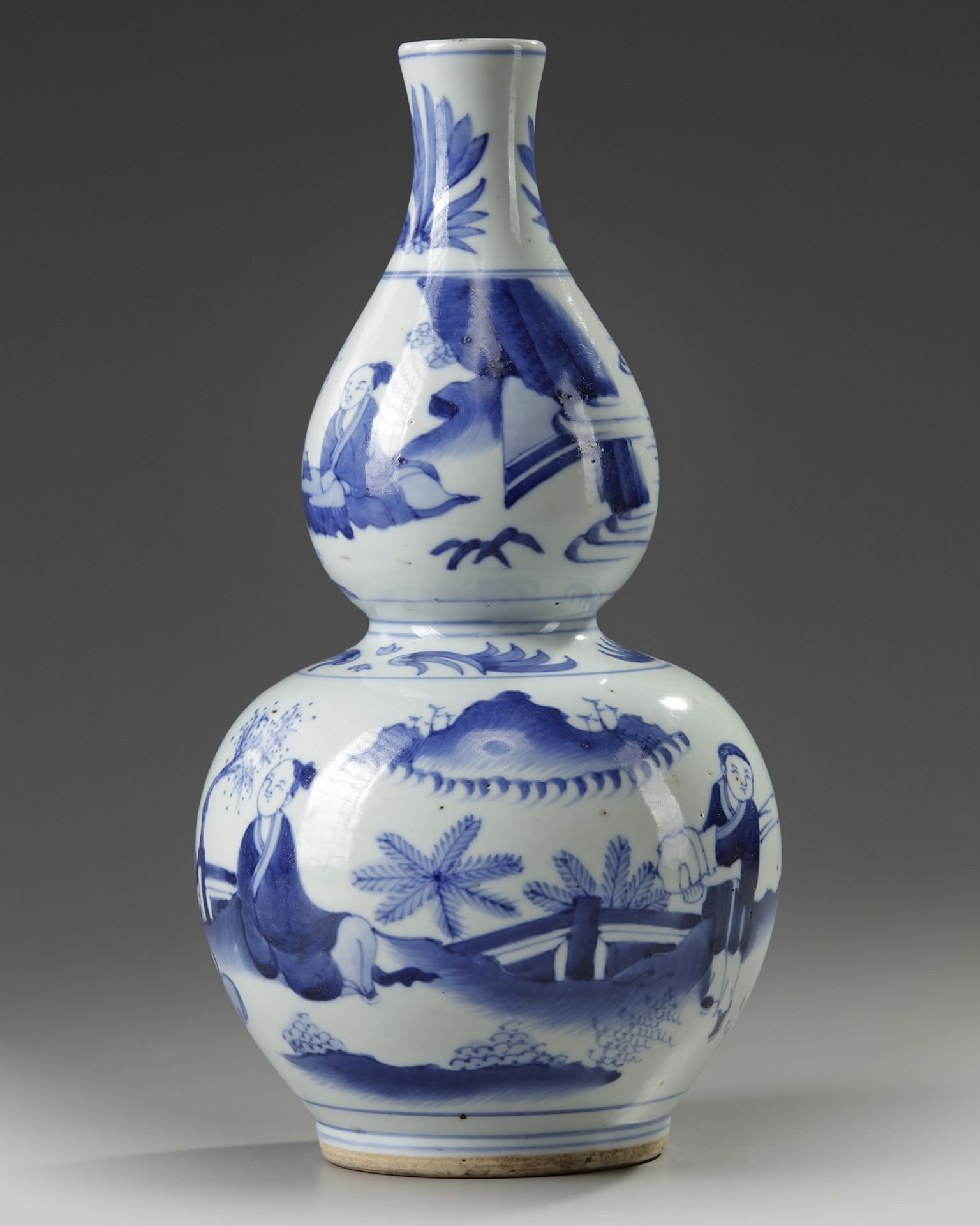 A Chinese blue and white double-gourd vase