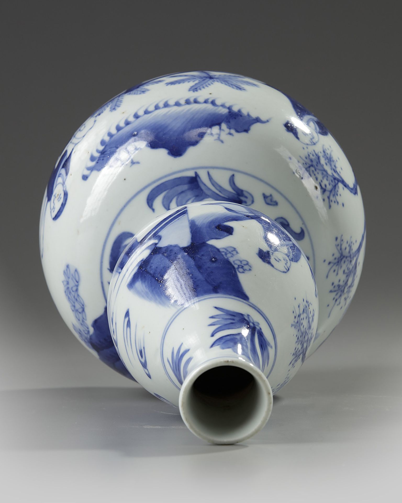 A Chinese blue and white double-gourd vase - Bild 2 aus 5