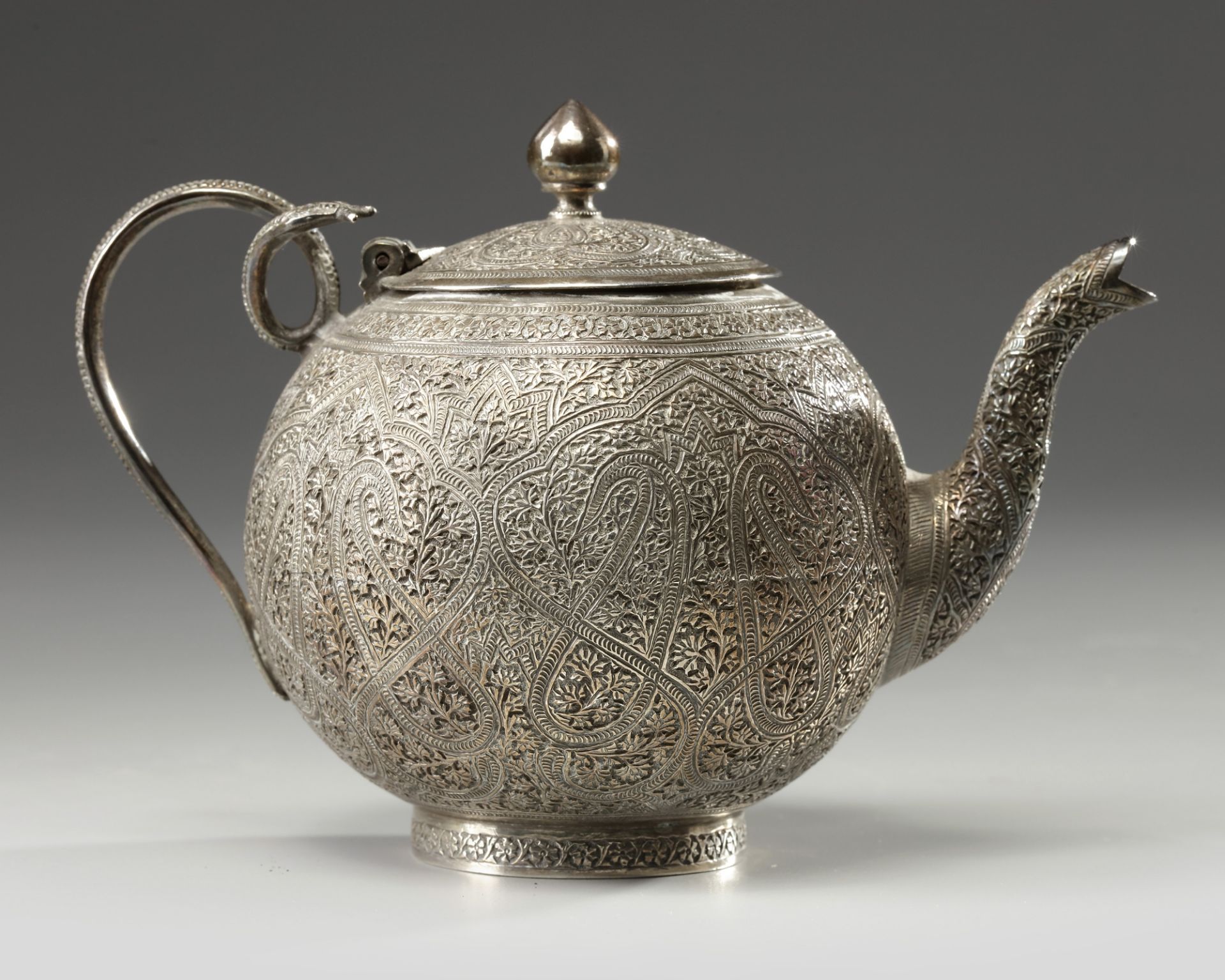 An Islamic Persian silver teapot - Bild 4 aus 5