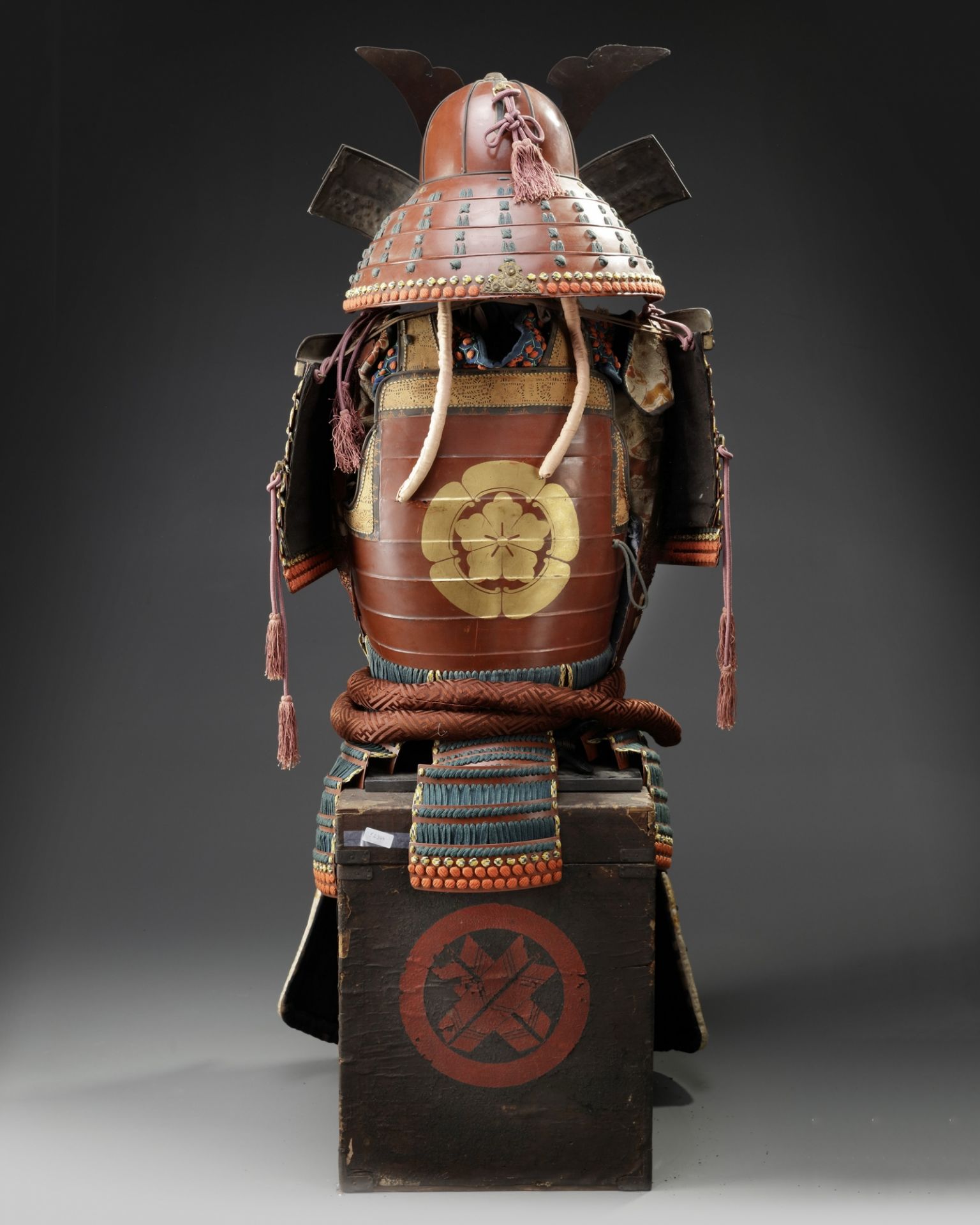 A full size red armor 'yoroi' with original bamboo woven box - Image 3 of 3