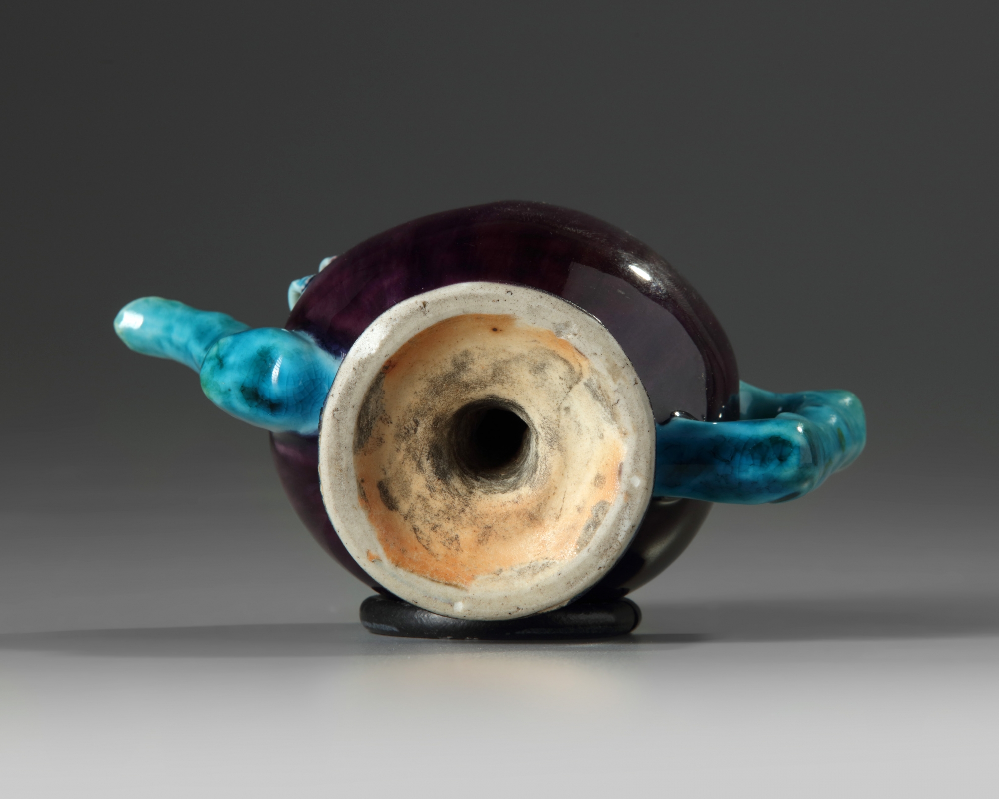 A Chinese aubergine and turquoise-decorated Cadogan teapot - Image 3 of 4