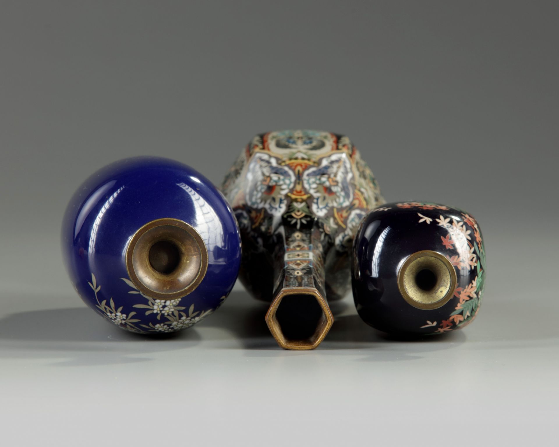 Three Japanese Cloisonné vases - Bild 3 aus 4