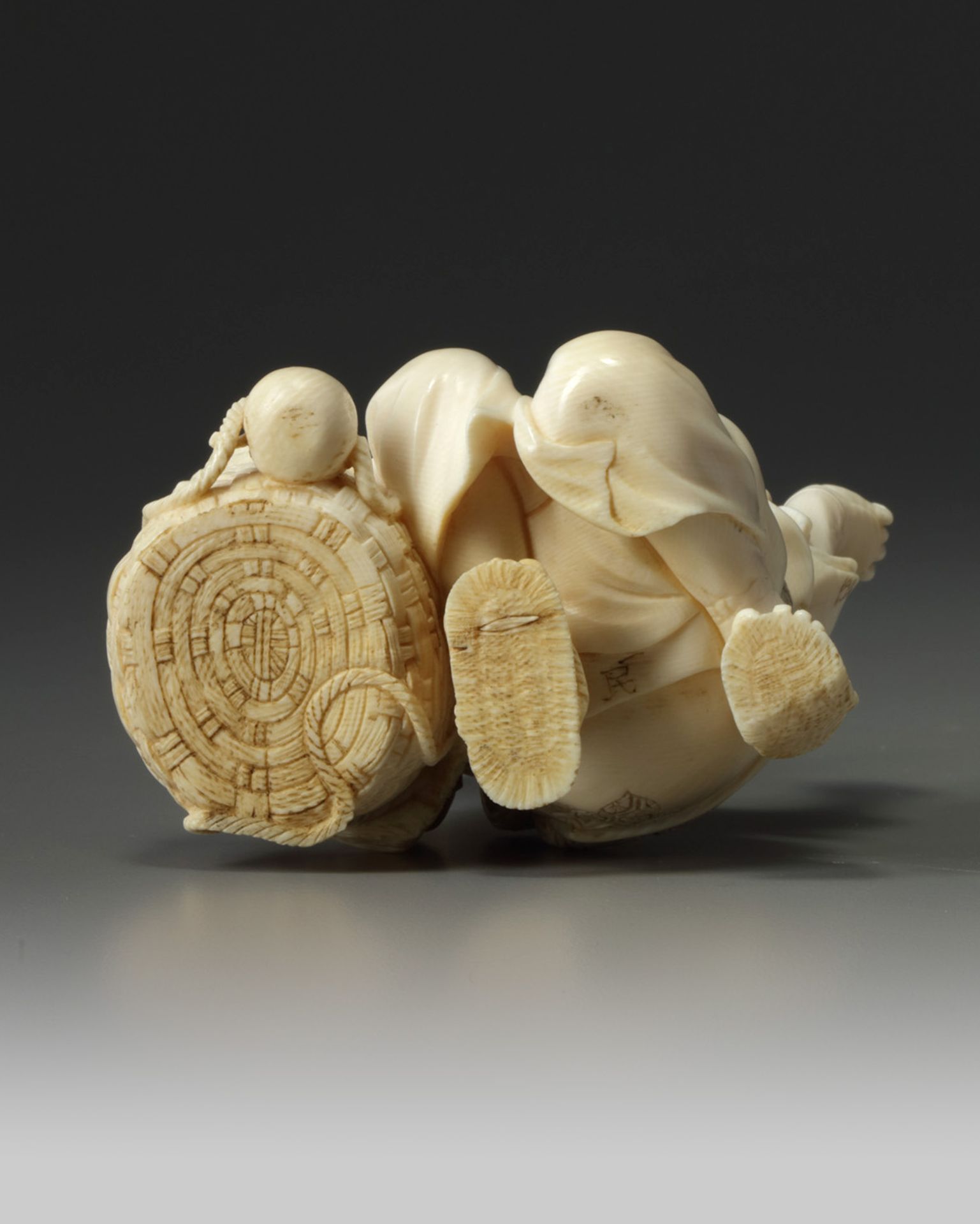 A Japanese ivory carving - Bild 3 aus 3