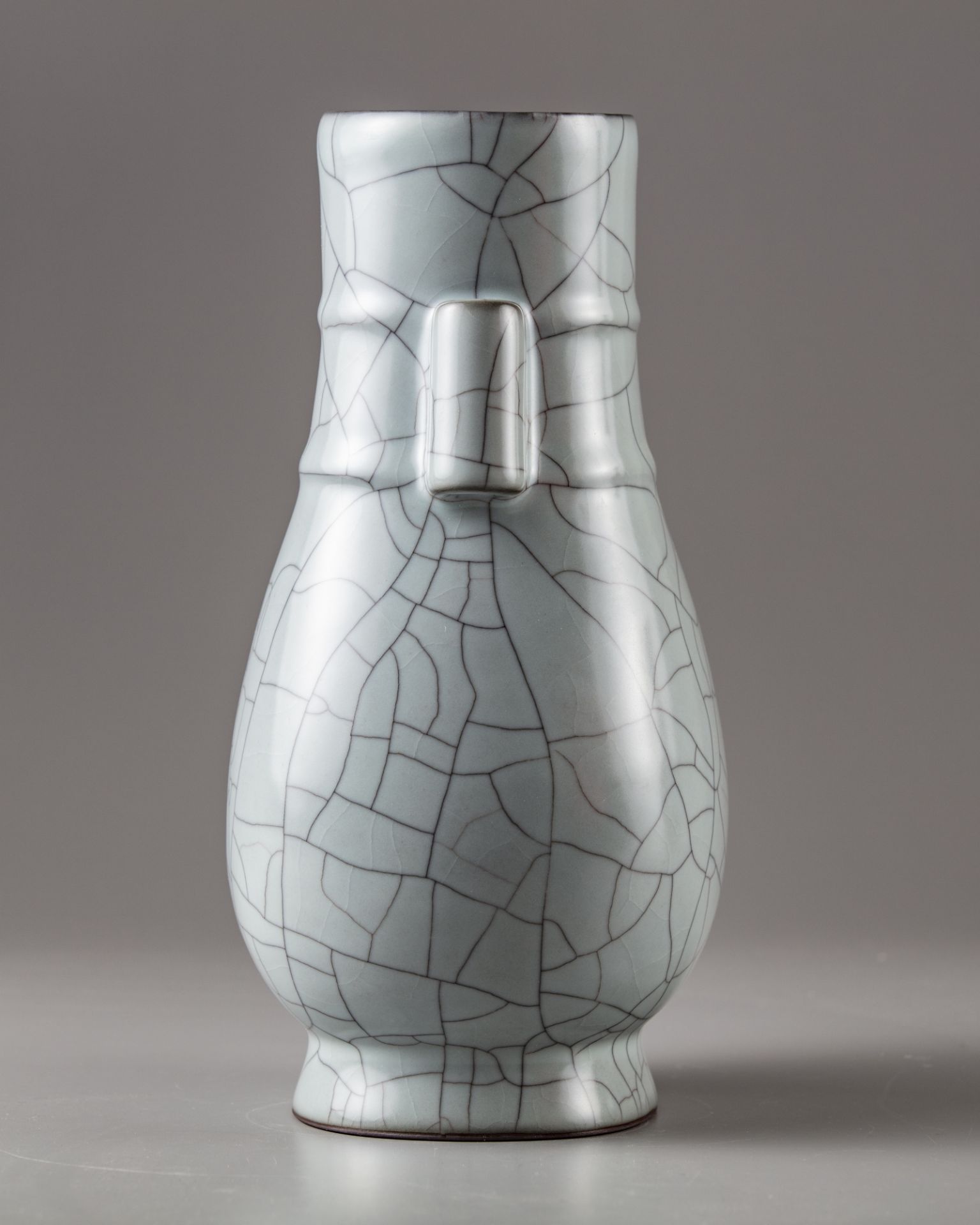 A crackle glazed hu vase - Image 2 of 5