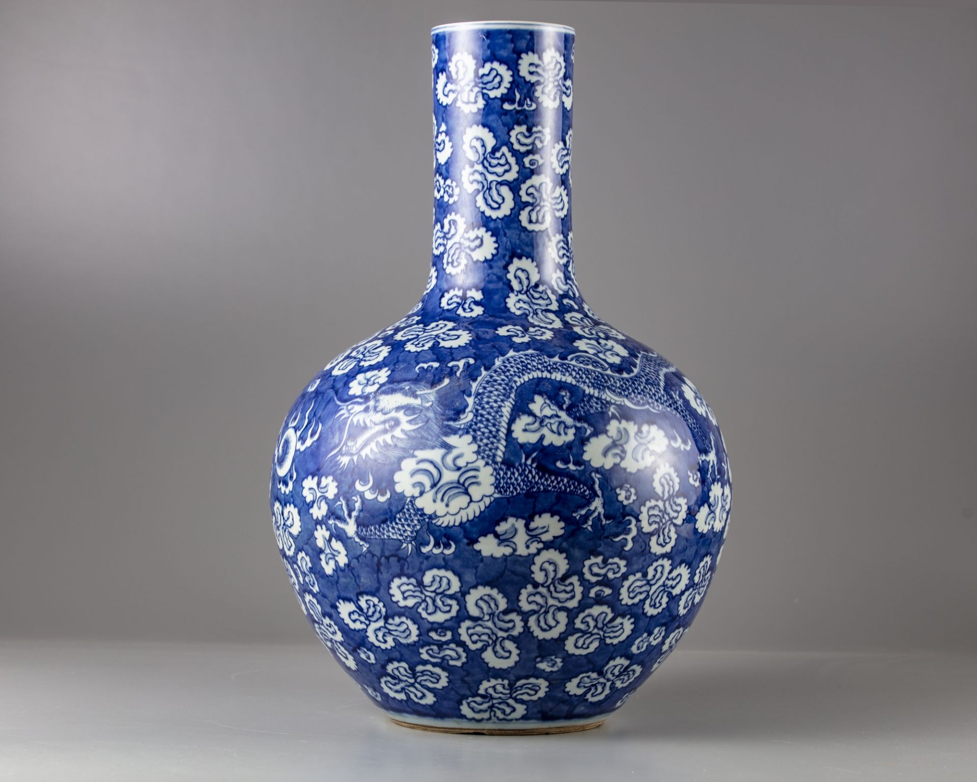 A blue and white 'dragon' bottle vase