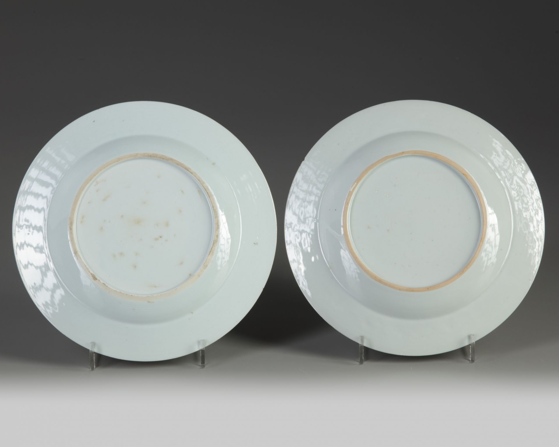 A pair of Chinese famille rose Meissen-style dishes - Bild 2 aus 2