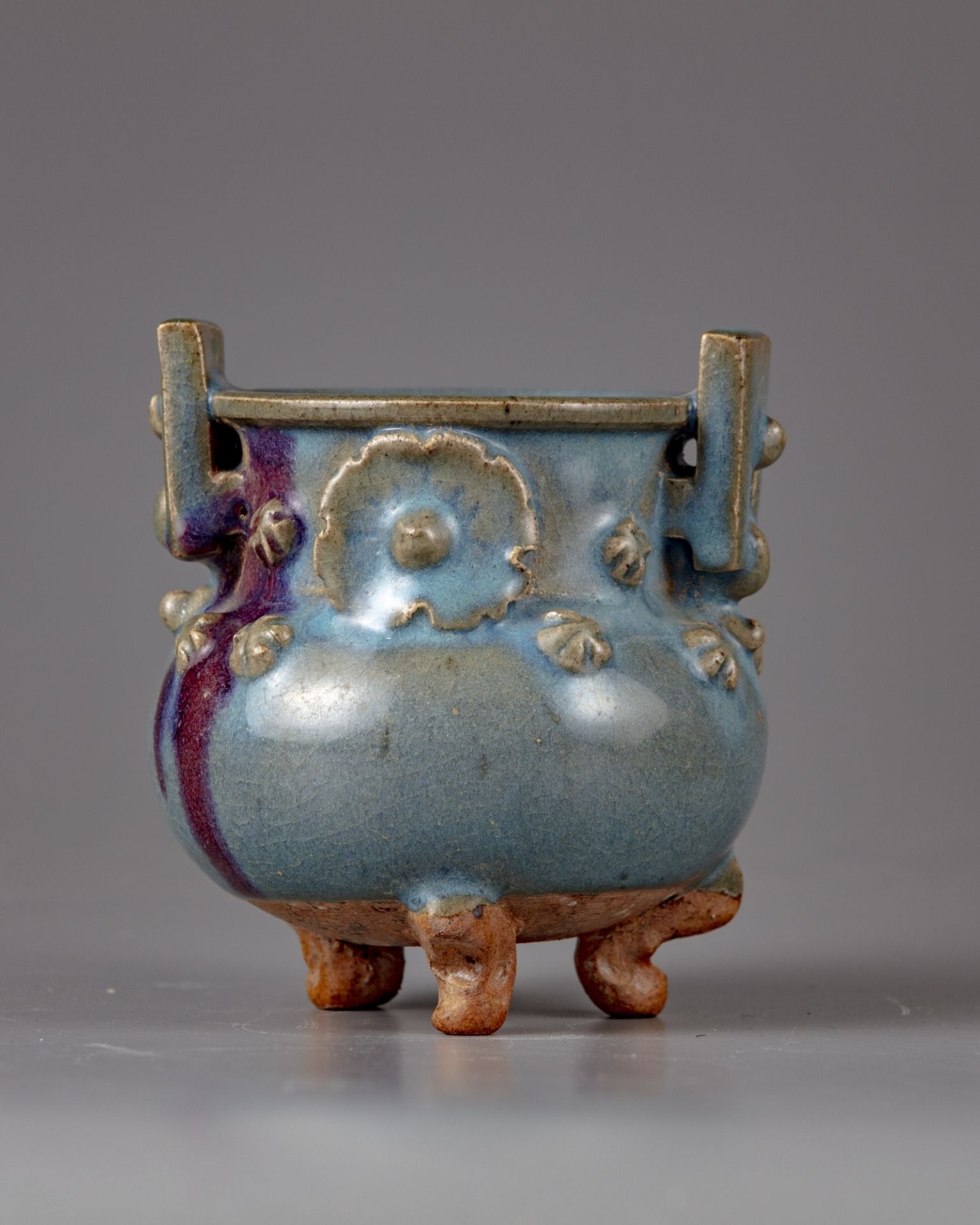 A blue crackle-glazed censer - Image 2 of 5