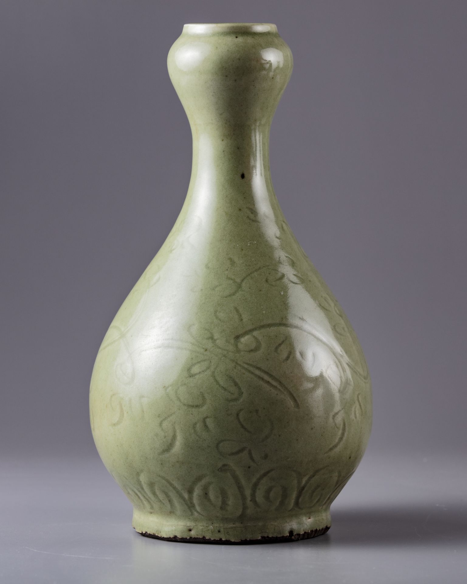 A celadon glazed garlic-head vase - Image 2 of 4