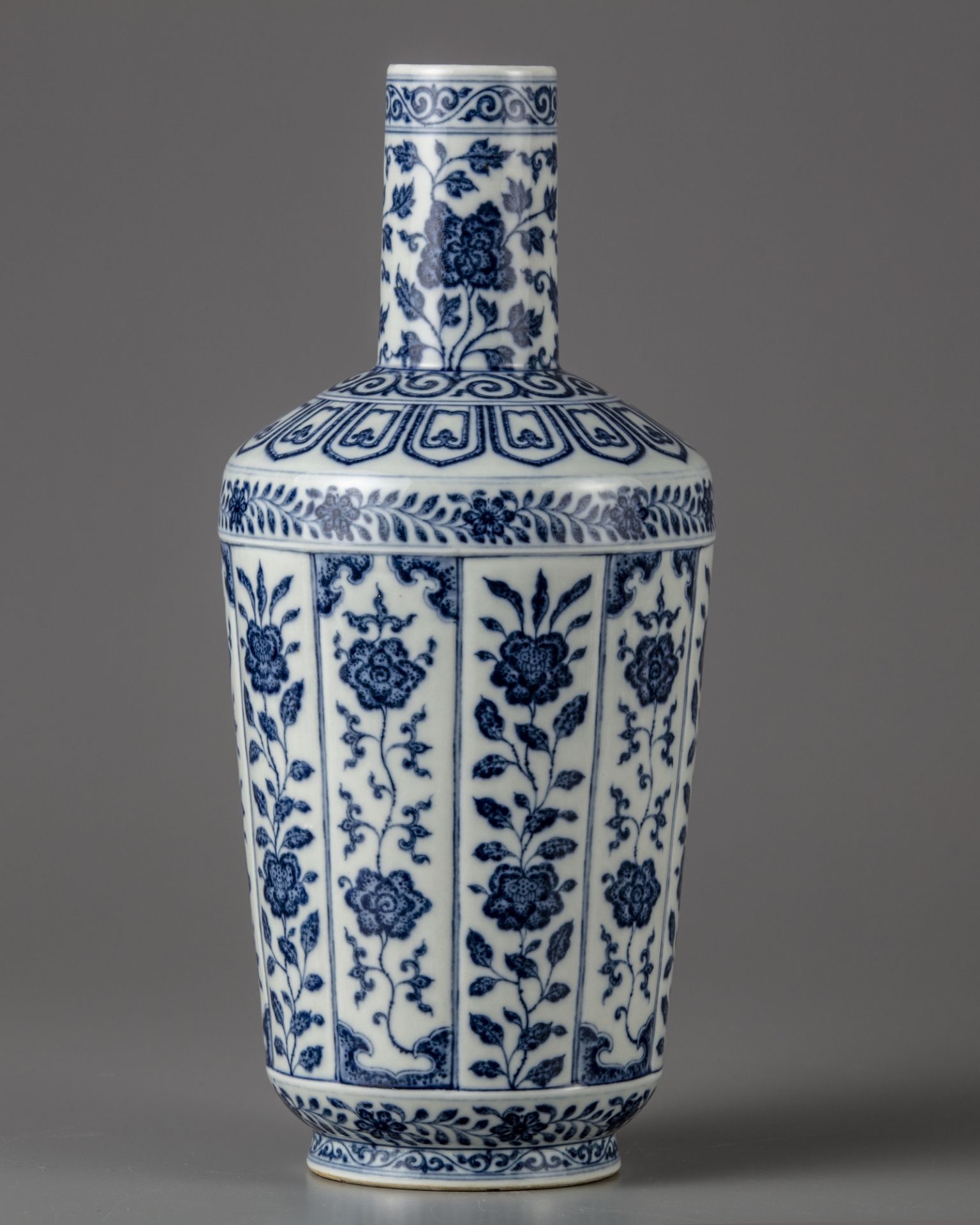 A Chinese bottle shaped vase