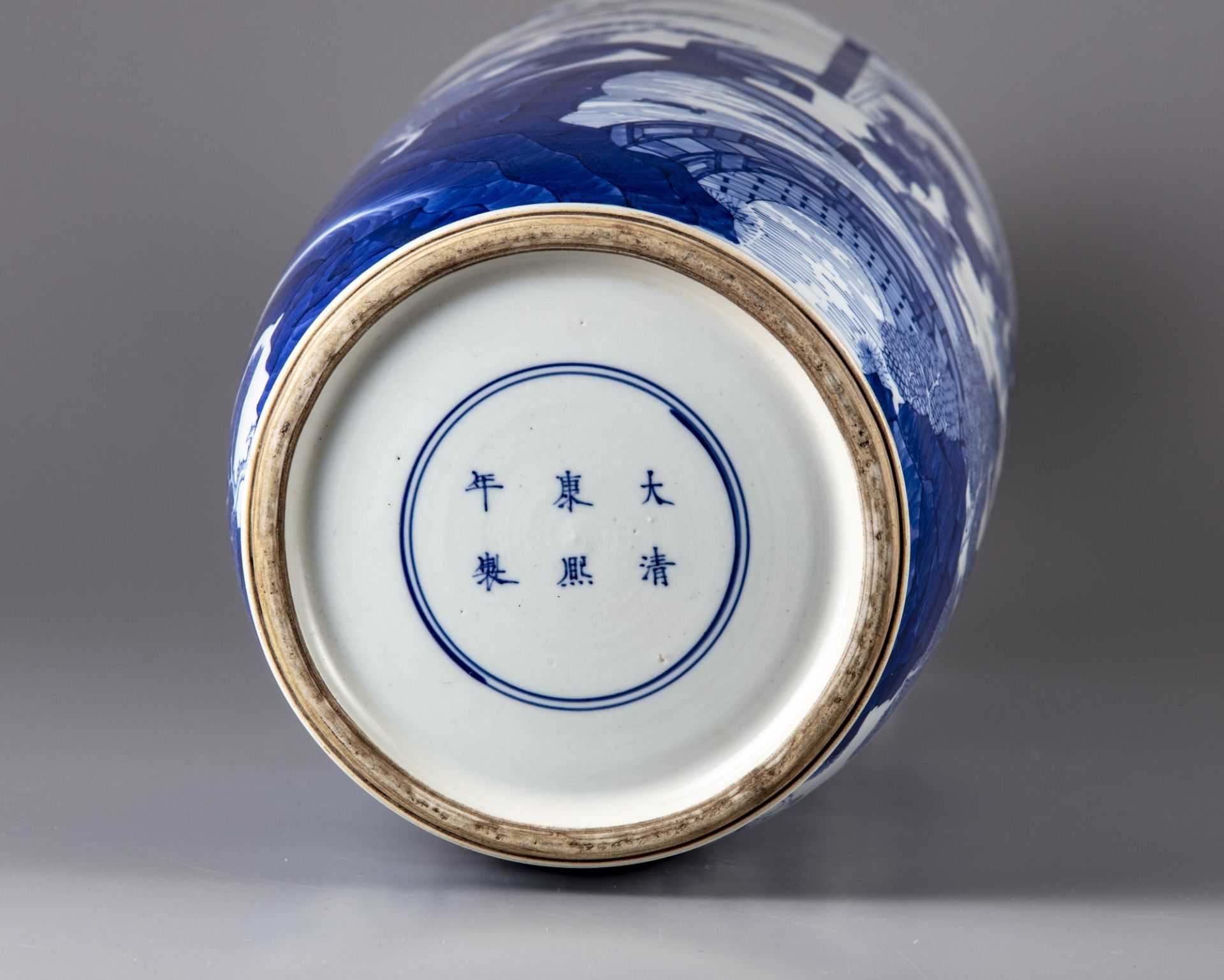 A blue and white rouleau vase - Image 11 of 11