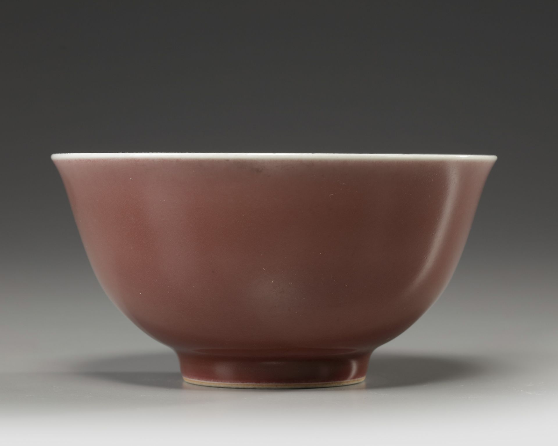 A copper-red glazed bowl - Image 2 of 4