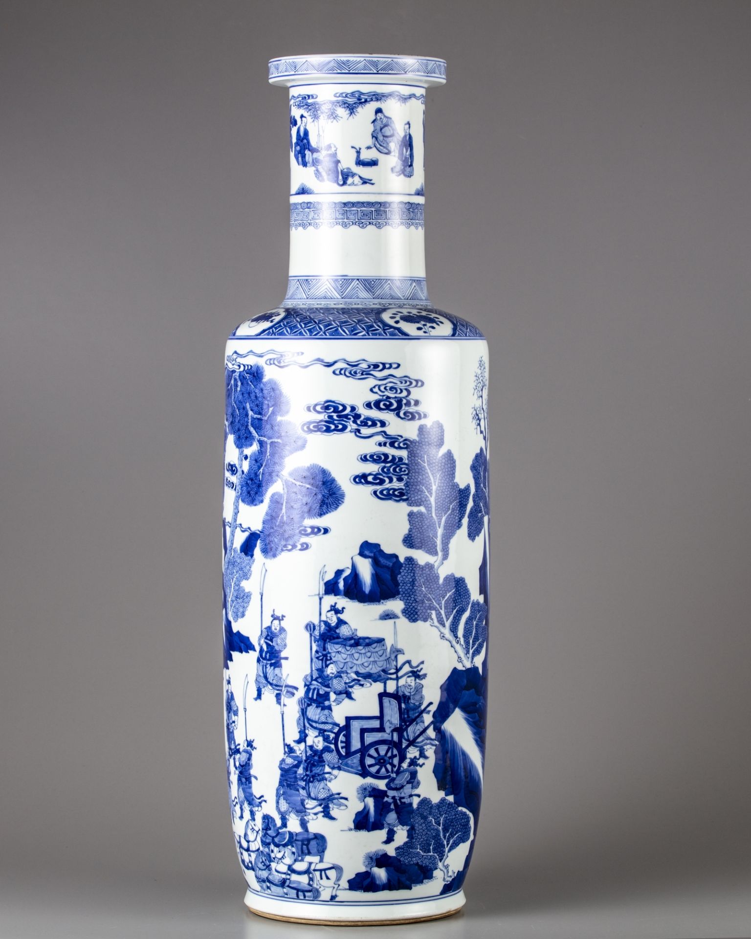 A blue and white rouleau vase - Image 4 of 11