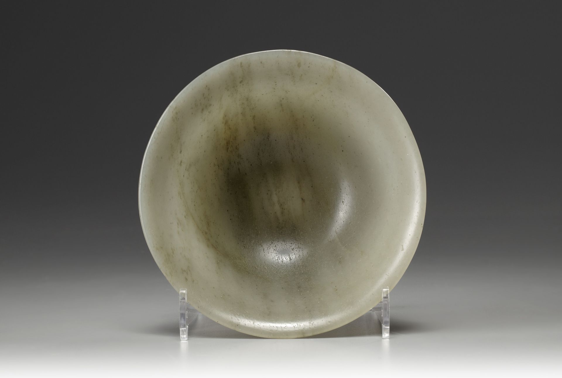A celadon jade bowl - Bild 4 aus 5
