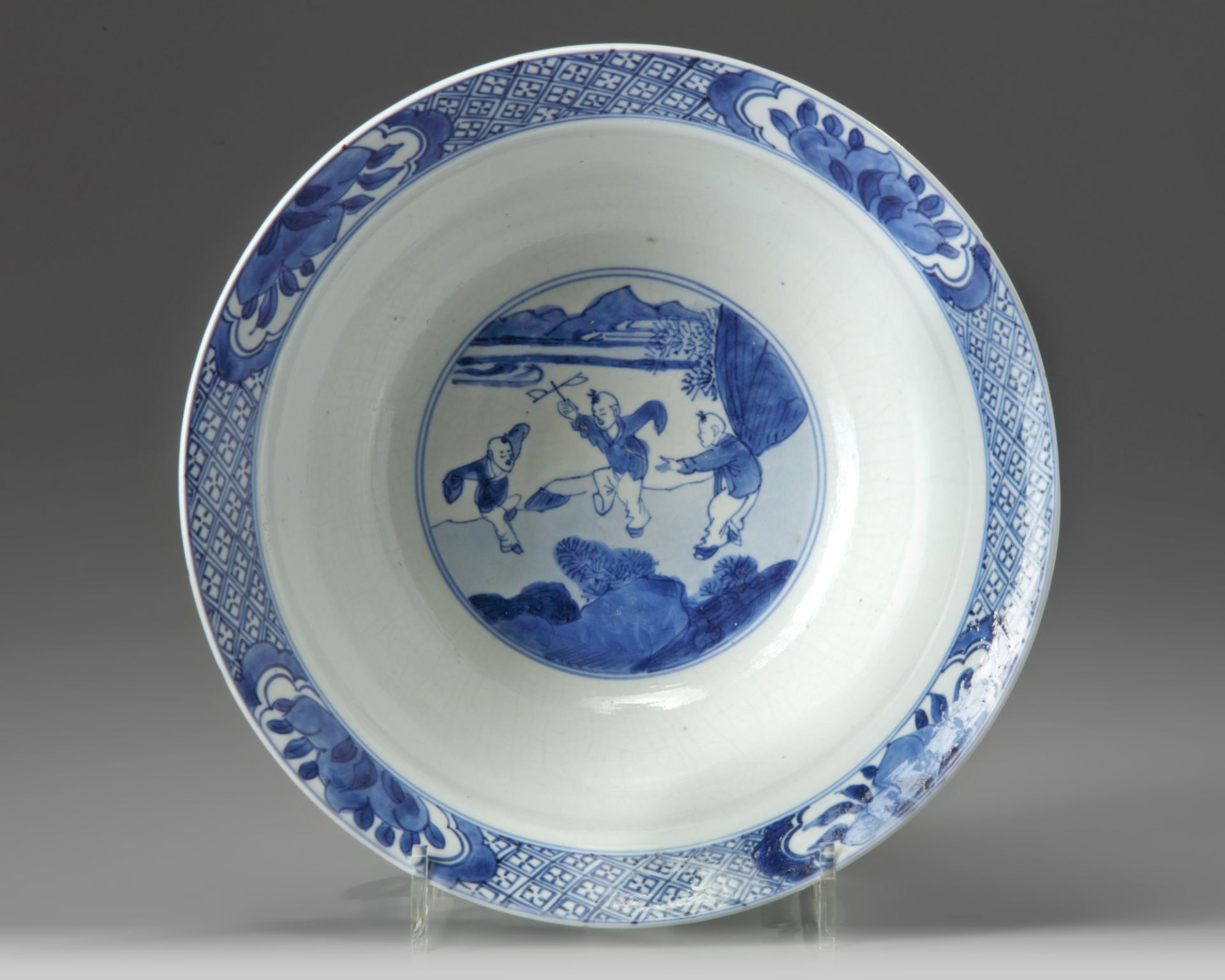 A Chinese blue and white 'Romance of the Western Chamber' klapmuts bowl - Image 2 of 4