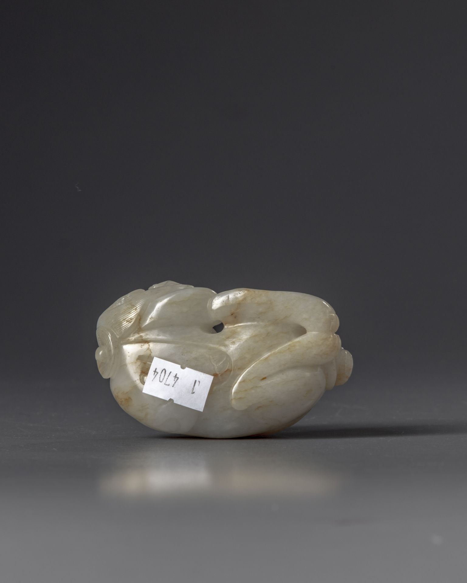 A Chinese jade carving of a Buddhist lion - Bild 3 aus 3