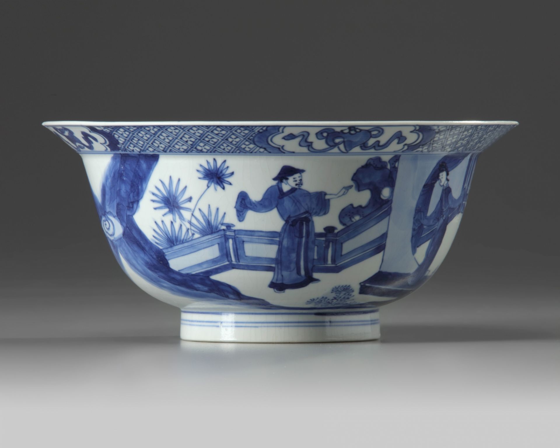 A Chinese blue and white 'Romance of the Western Chamber' klapmuts bowl - Image 3 of 4
