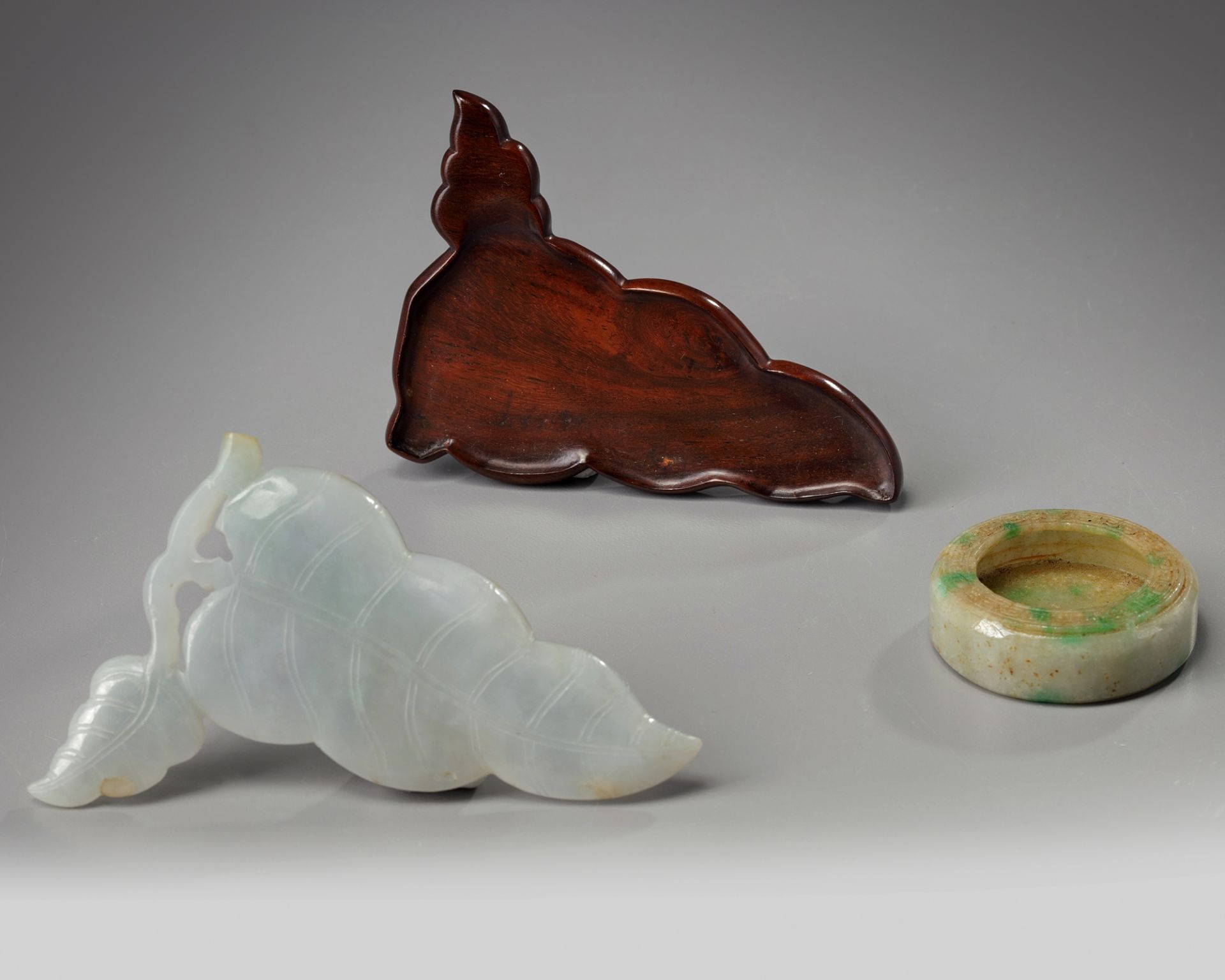 A Chinese pale jadeite leaf-form washer and a jadeite washer - Image 3 of 4