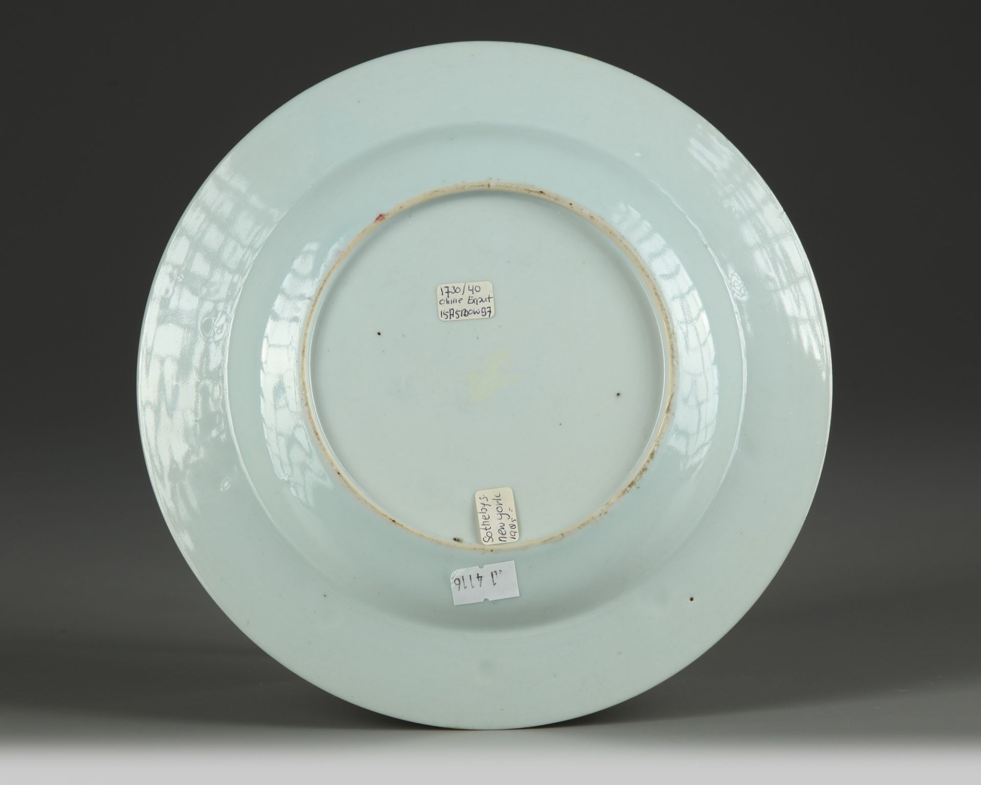 A Chinese famille rose 'silver-bordered' 'ladies' dish - Image 2 of 2