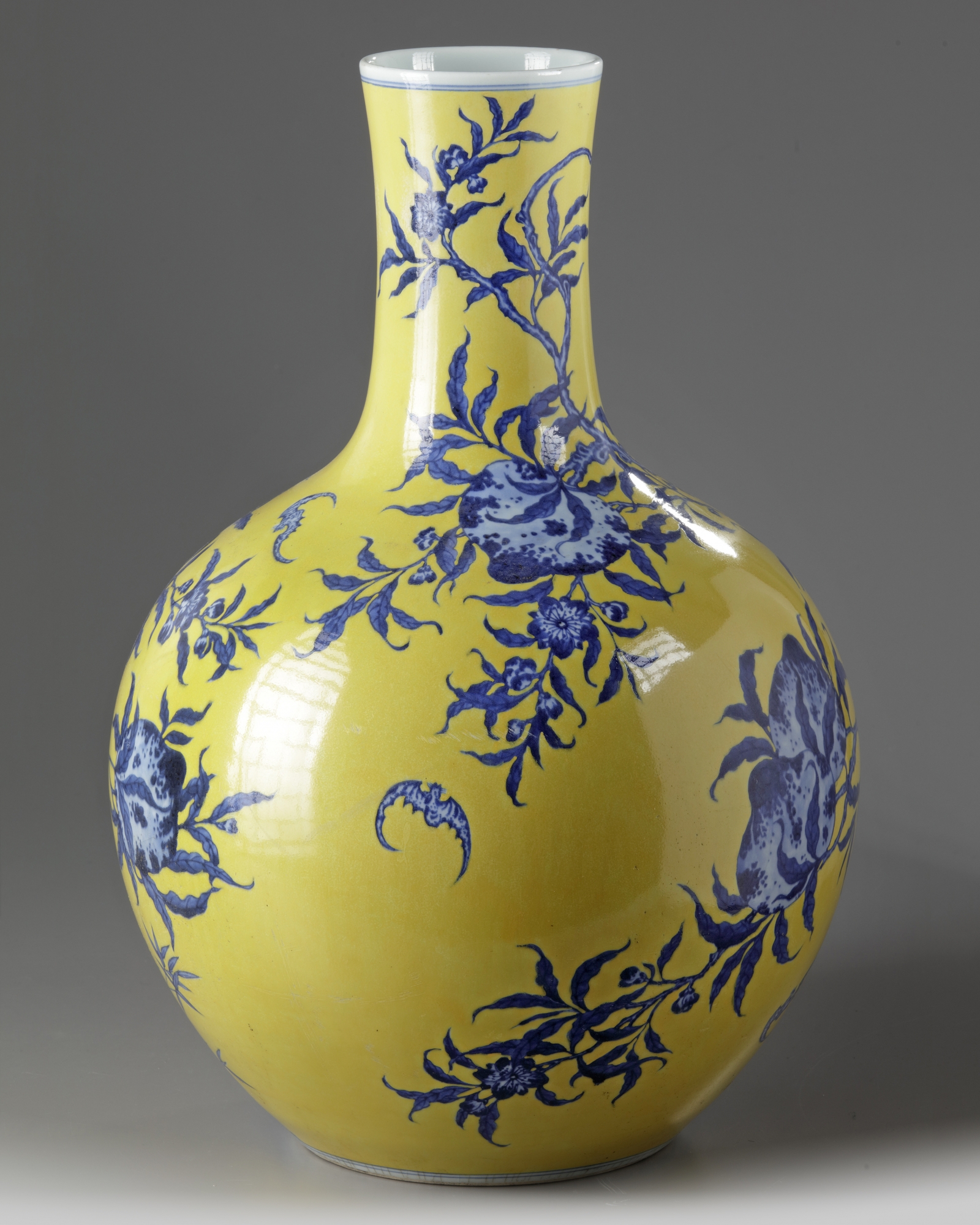 A Chinese yellow-ground blue and white 'nine peach' vase, tianqiuping - Image 3 of 5