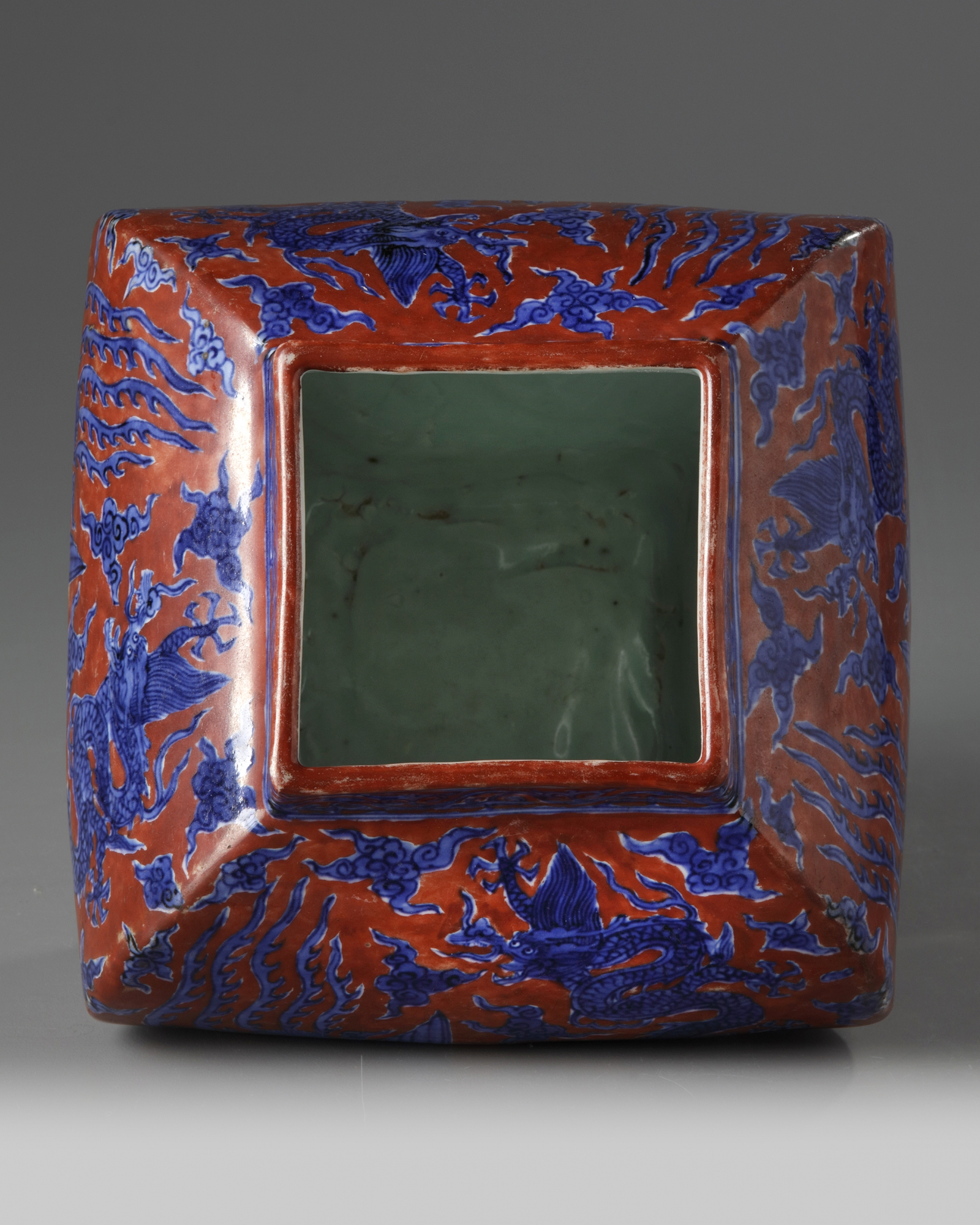 A Chinese iron-red-ground 'dragon and phoenix' square-section jar - Image 4 of 5