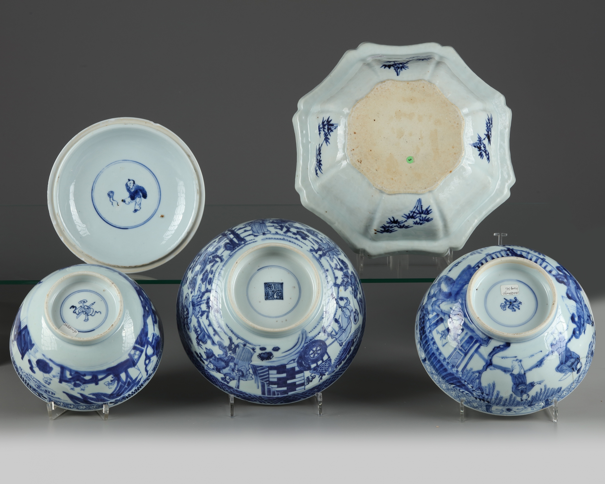 Four Chinese blue and white 'figural' bowls - Image 4 of 4