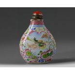 A Chinese painted enamel snuff bottle