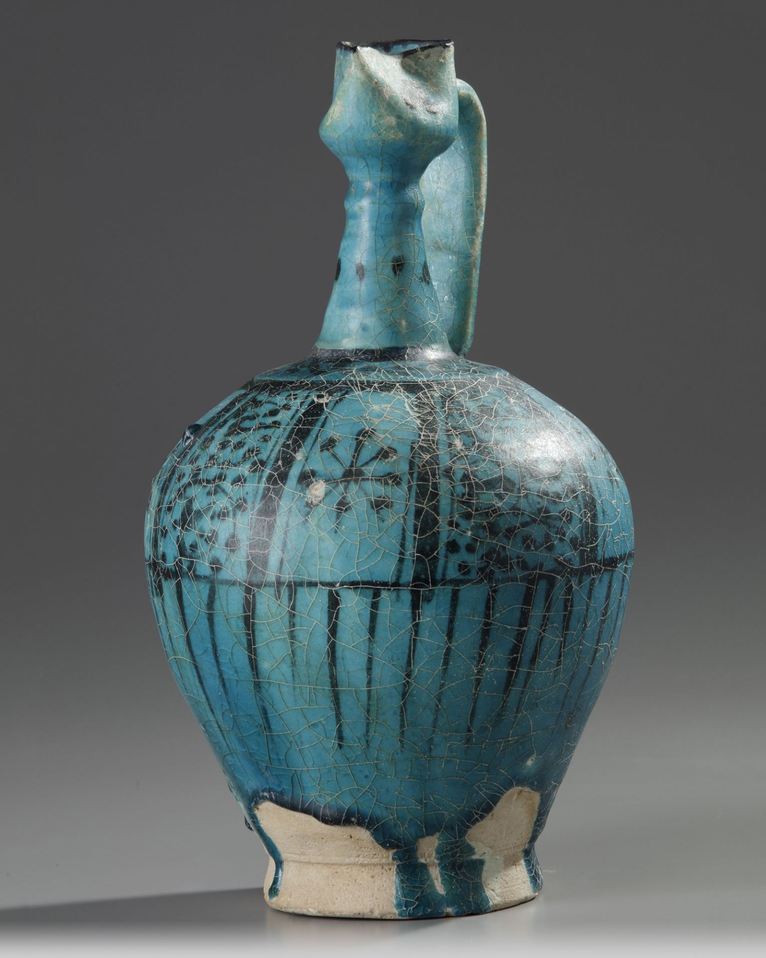 An Islamic pottery ewer - Image 3 of 5