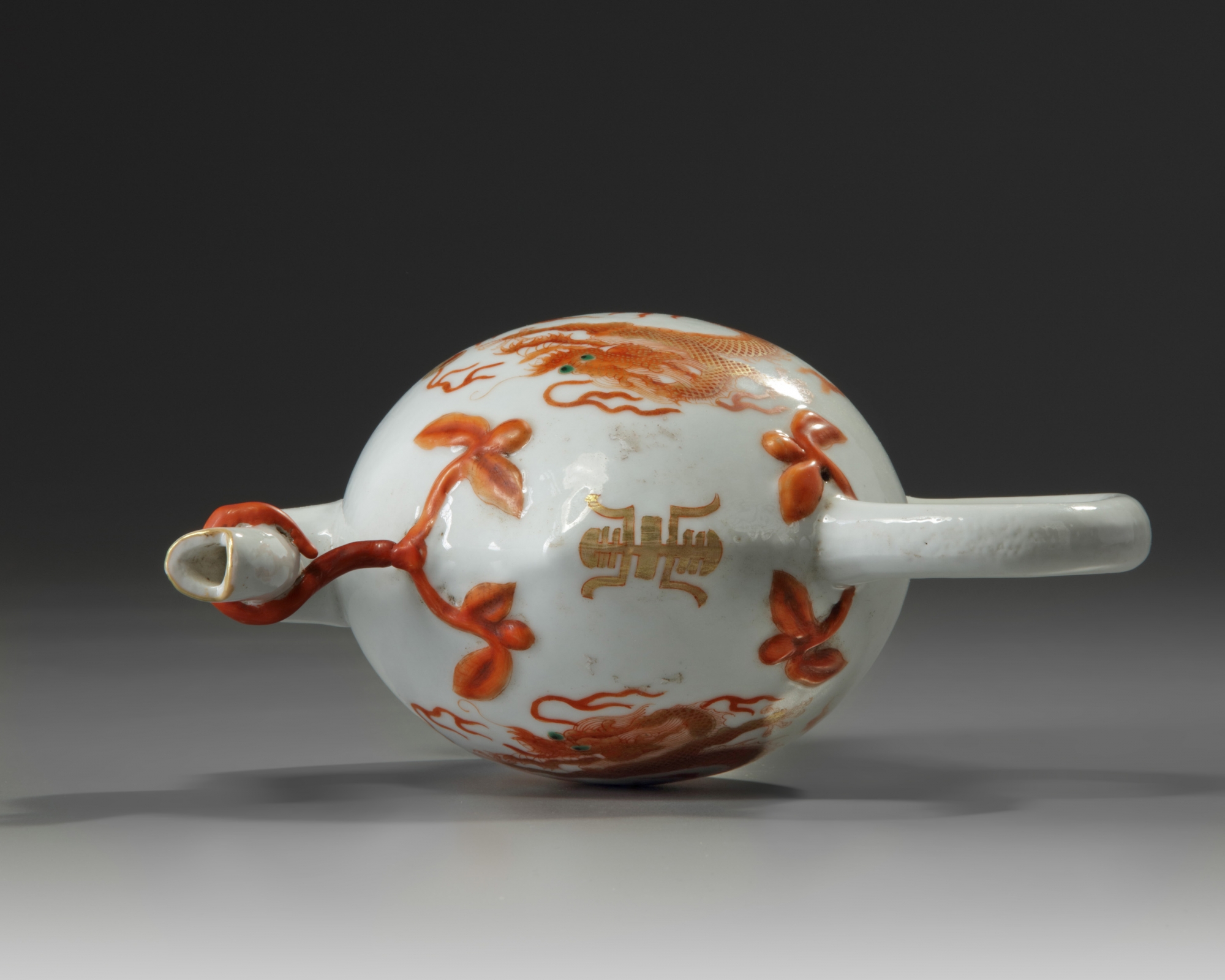 A Chinese iron-red-decorated 'dragon' Cadogan teapot - Image 4 of 4