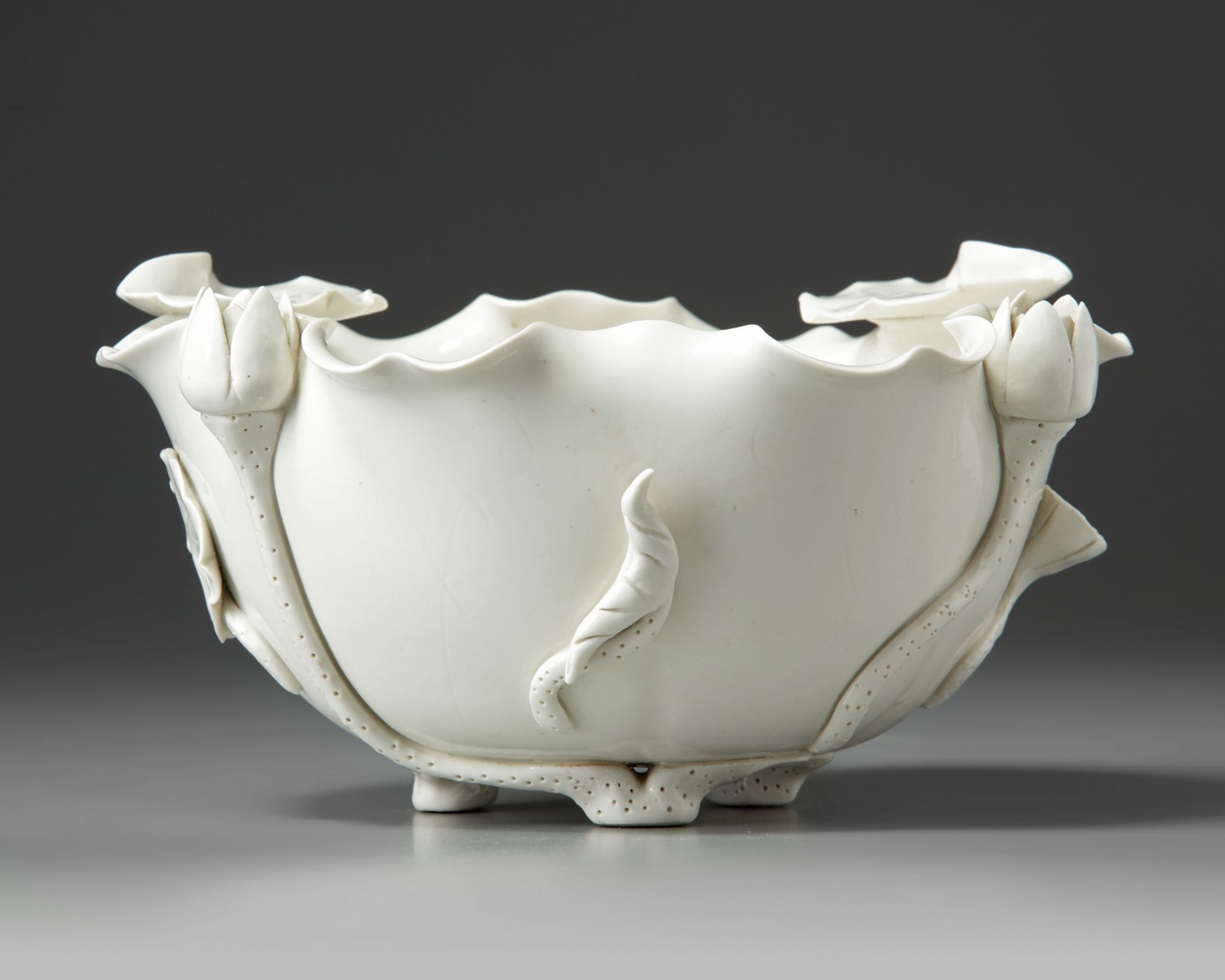 A Dehua white-glazed 'lotus' bowl - Image 4 of 6