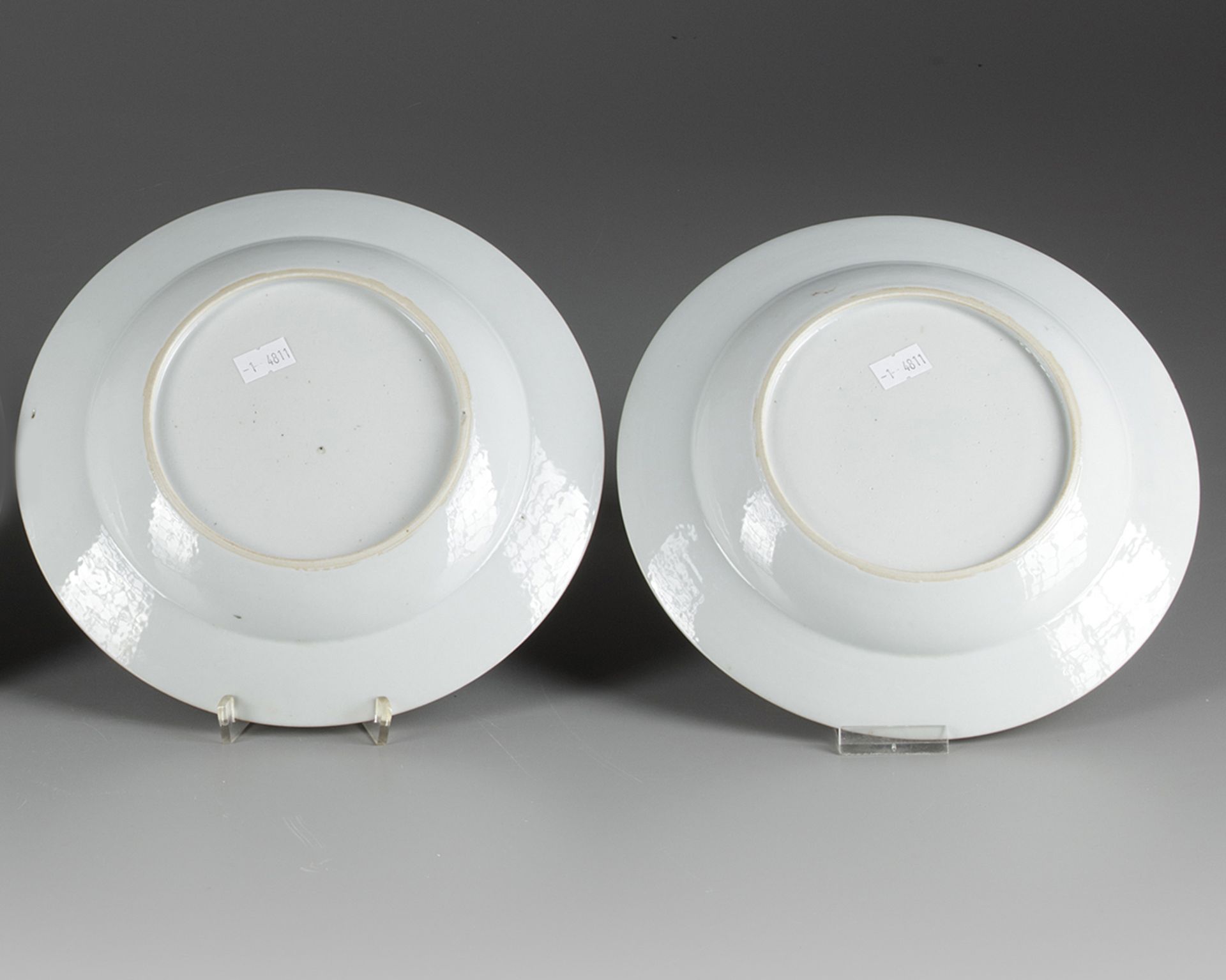 Two Chinese famille rose 'ladies' dishes - Bild 2 aus 2