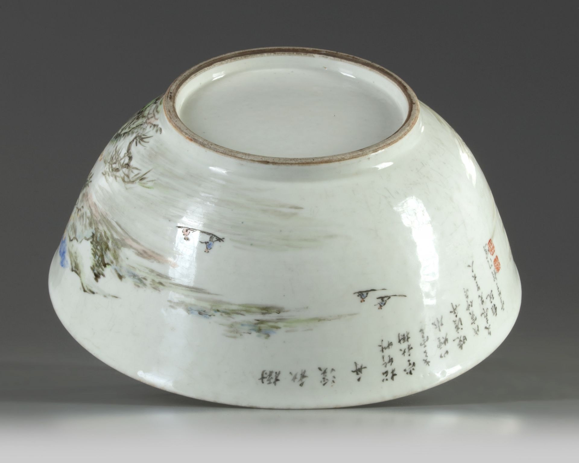 A large Chinese Qianjiang-style bowl - Bild 6 aus 6