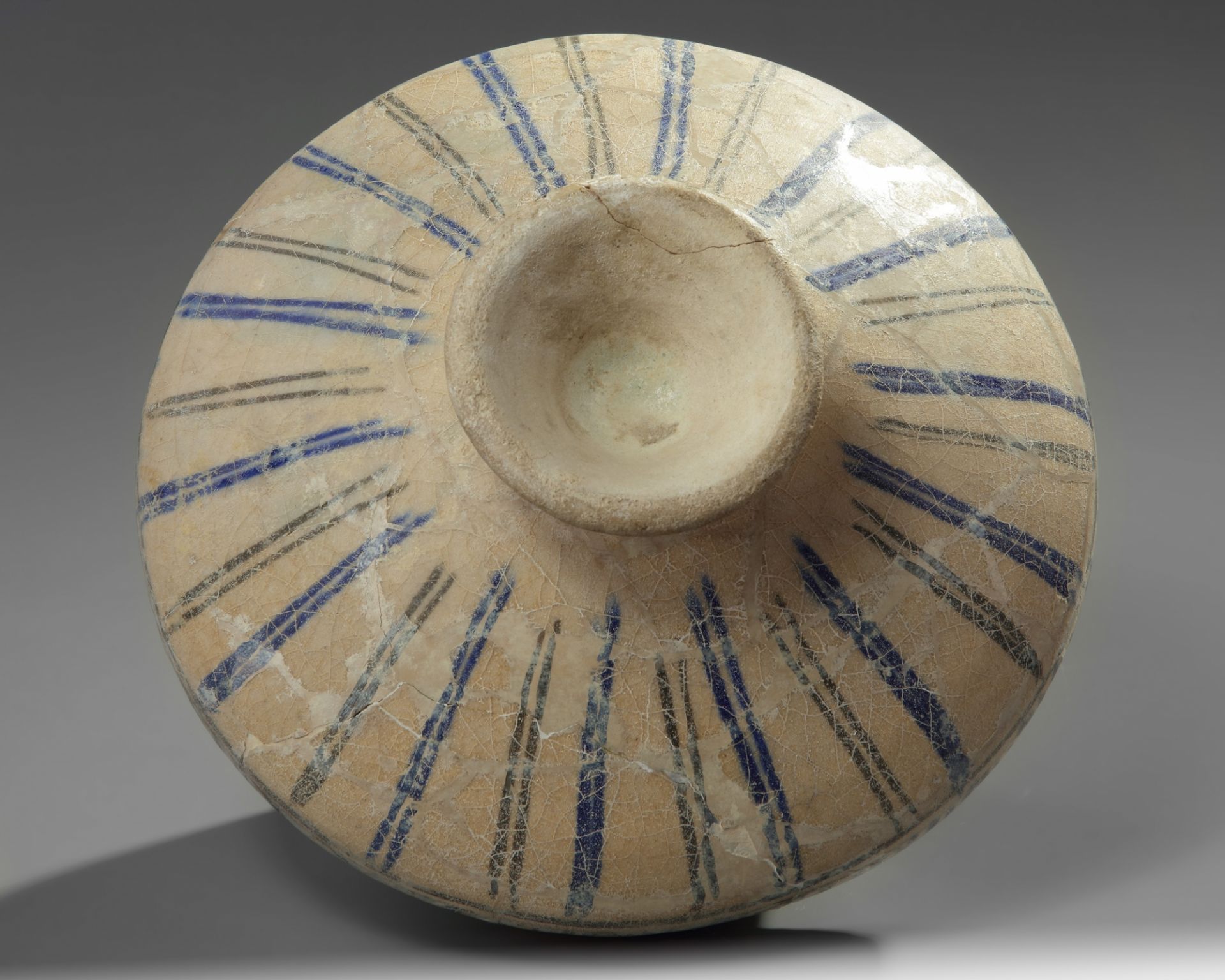 An Islamic pottery lustre ILkanide bowl - Image 5 of 5