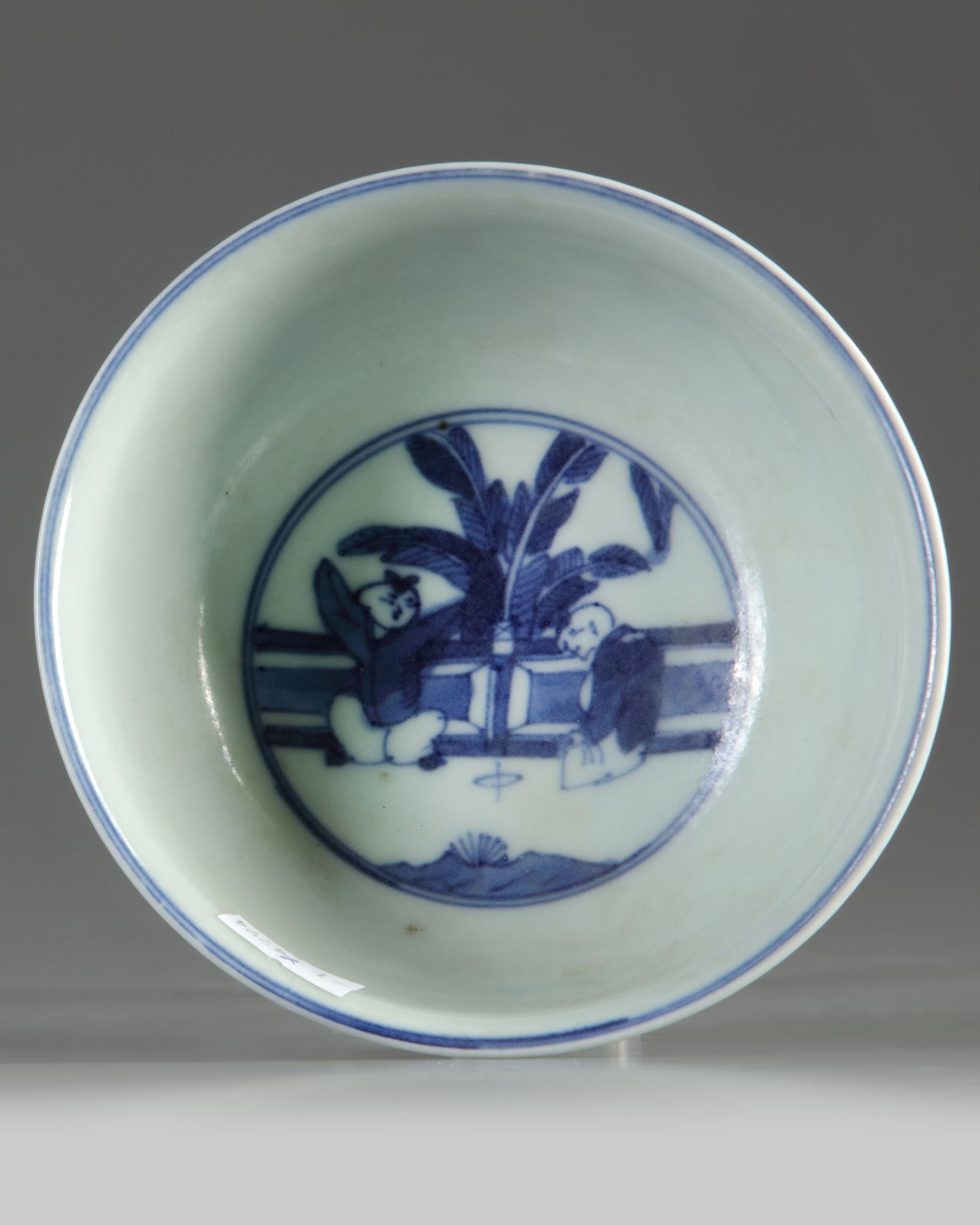 A Chinese blue and white 'boys' bowl - Bild 5 aus 5