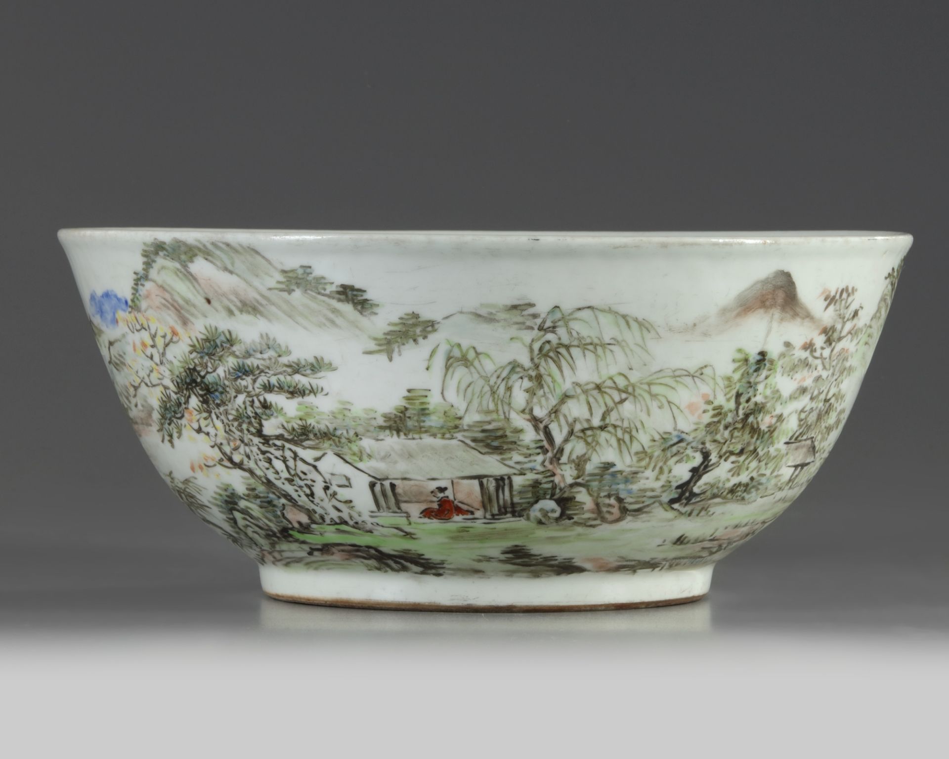 A large Chinese Qianjiang-style bowl - Bild 4 aus 6