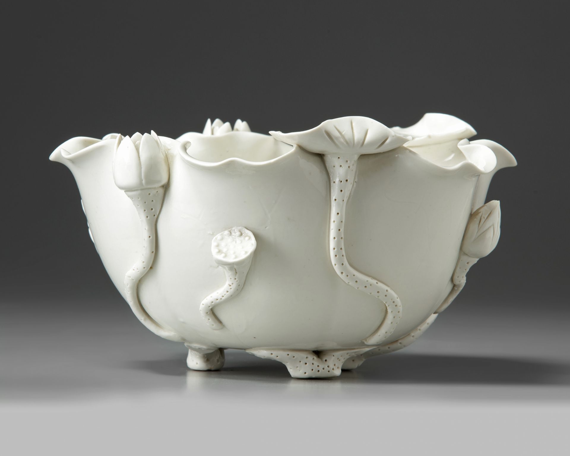 A Dehua white-glazed 'lotus' bowl - Image 2 of 6